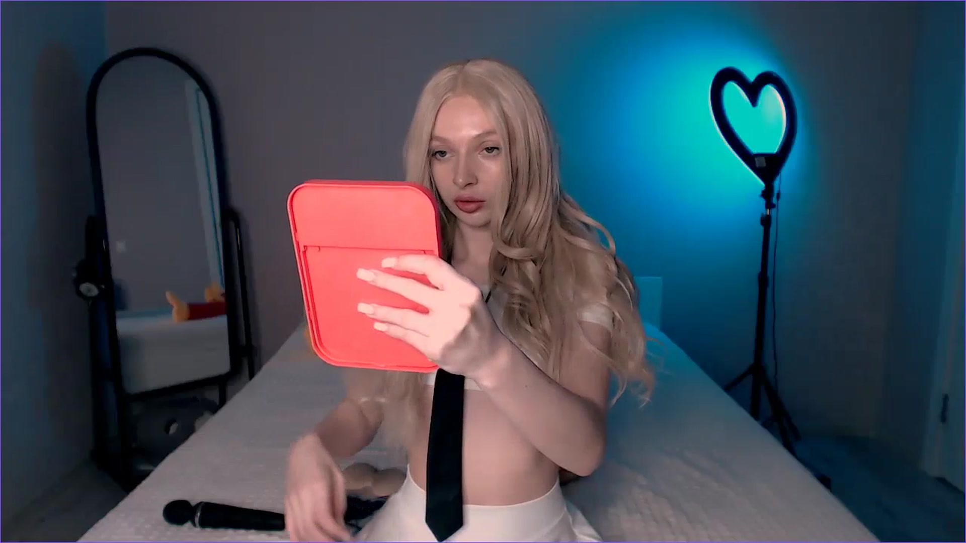 Gallery image thumbnail from TenderlyLolla's myfreecams stream on, 03/25/2024, 11:12 image 13 of 20