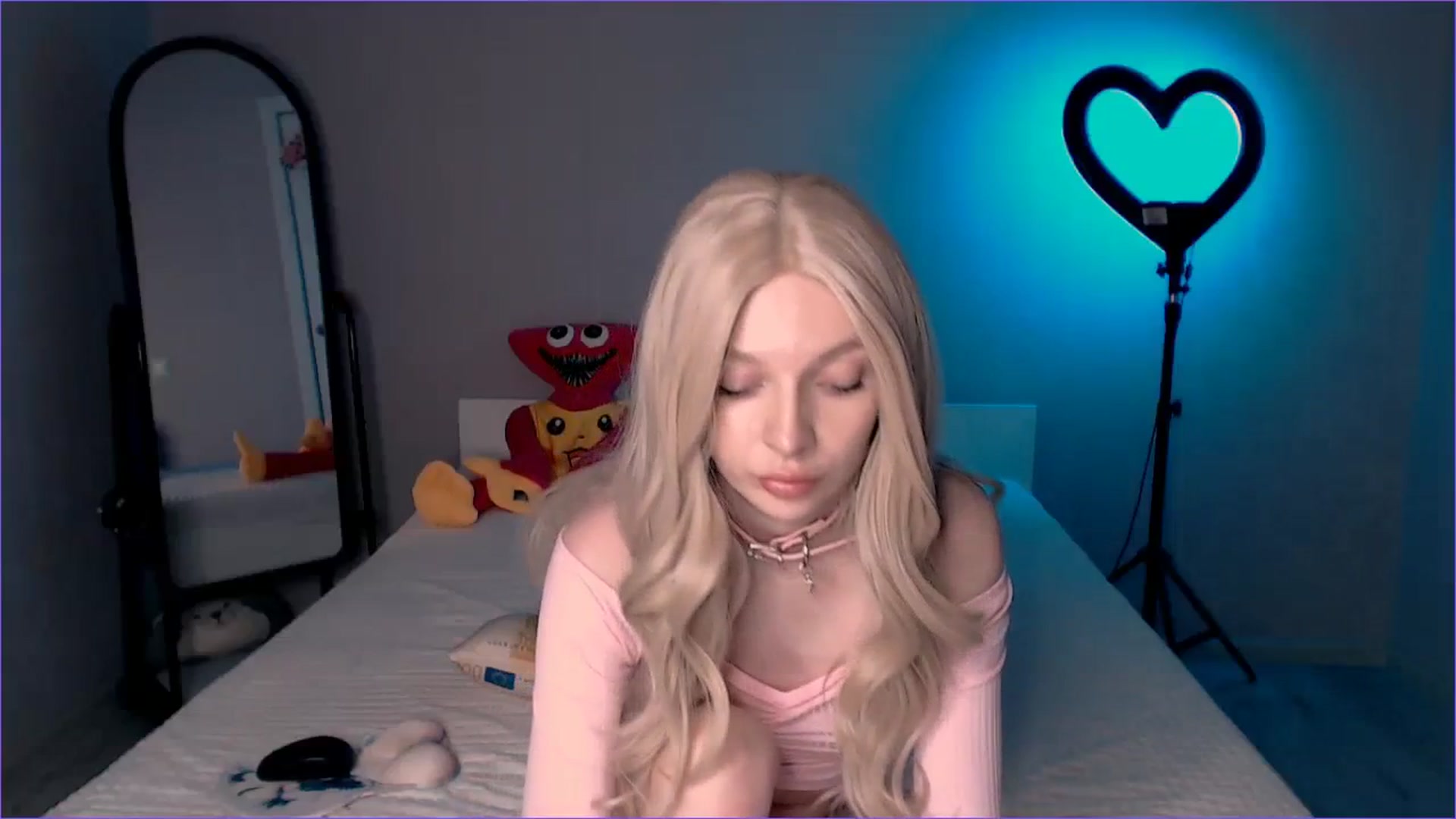 Gallery image thumbnail from TenderlyLolla's myfreecams stream on, 04/04/2024, 15:58 image 14 of 20
