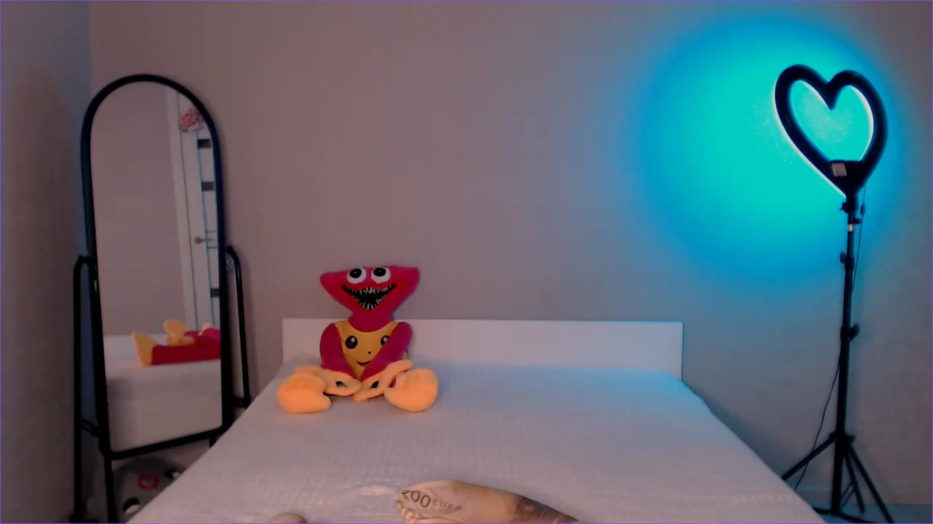 Gallery image thumbnail from TenderlyLolla's myfreecams stream on, 08/27/2024, 10:51 image 9 of 20