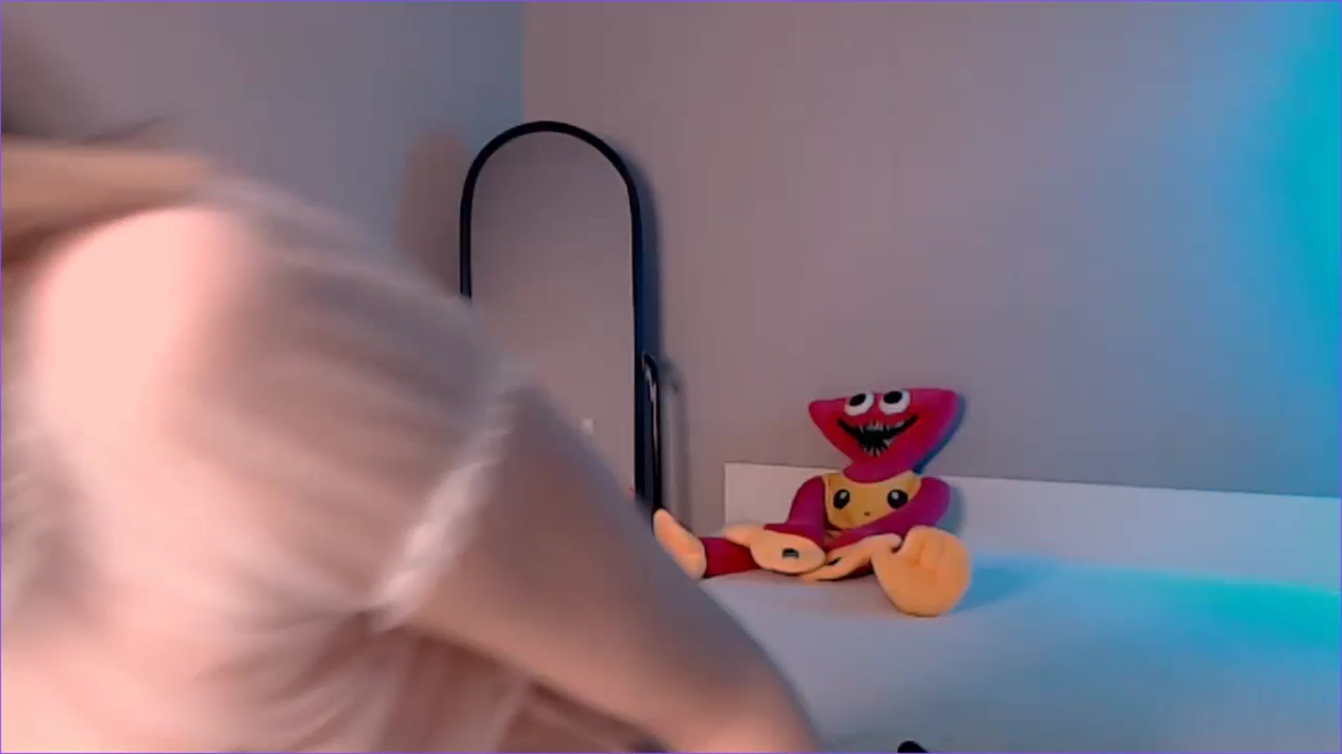 Gallery image thumbnail from TenderlyLolla's myfreecams stream on, 09/06/2024, 16:04 image 1 of 20