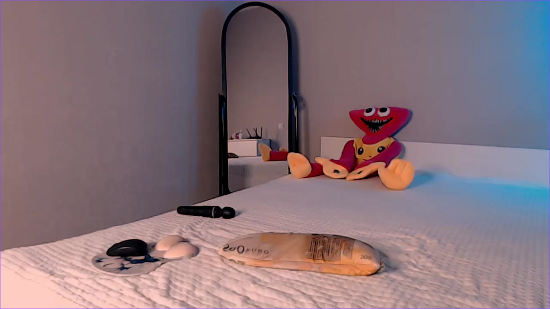 Gallery image thumbnail from TenderlyLolla's myfreecams stream on, 09/18/2024, 11:32 image 19 of 20
