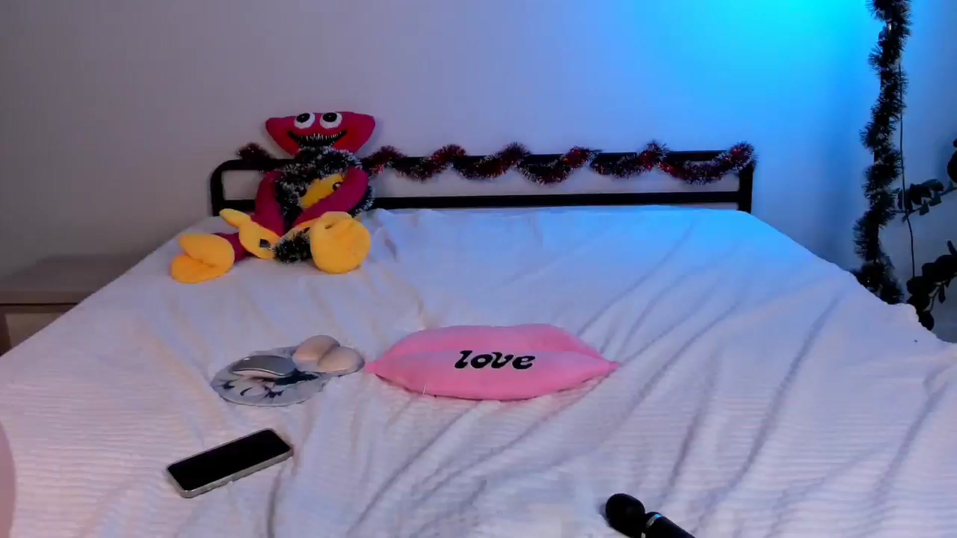 Gallery image thumbnail from TenderlyLolla's myfreecams stream on, 12/28/2024, 12:43 image 7 of 20