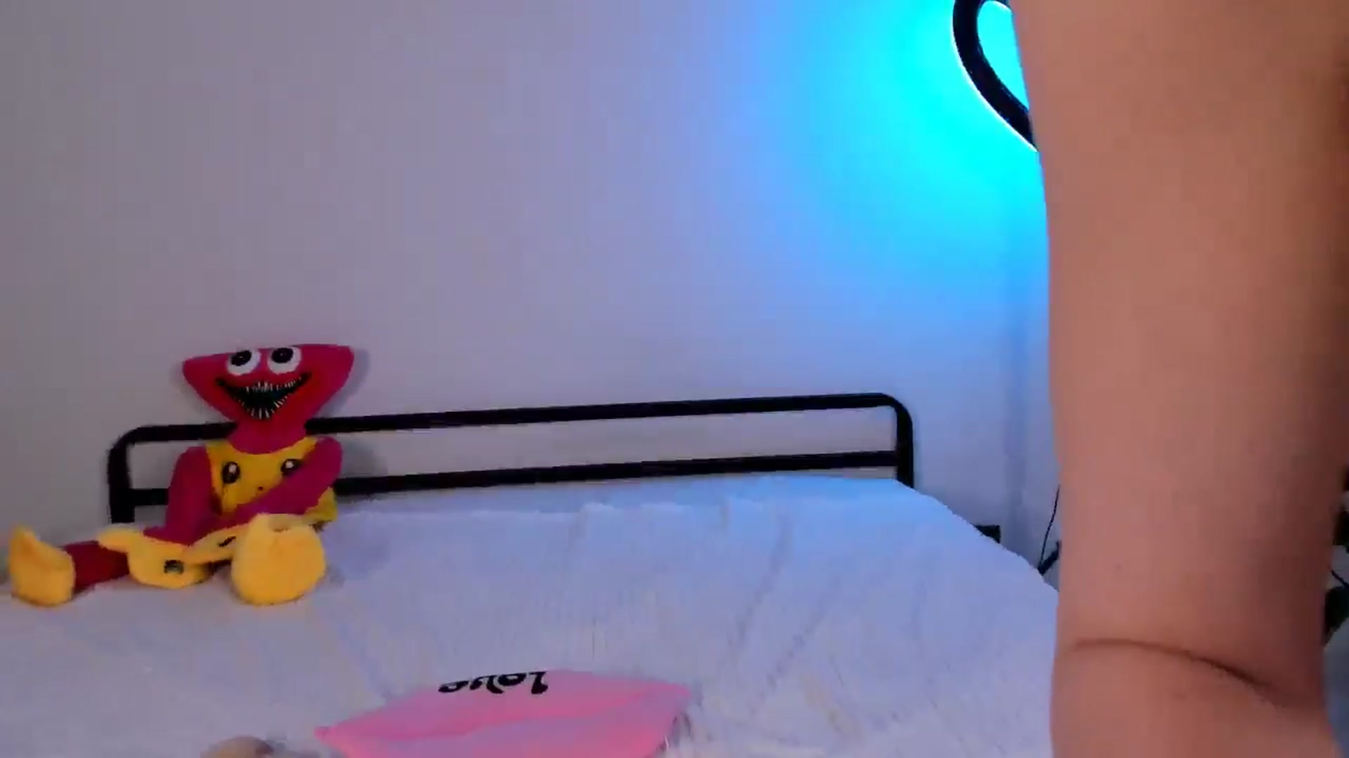 Gallery image thumbnail from TenderlyLolla's myfreecams stream on, 07/14/2025, 17:01 image 13 of 20