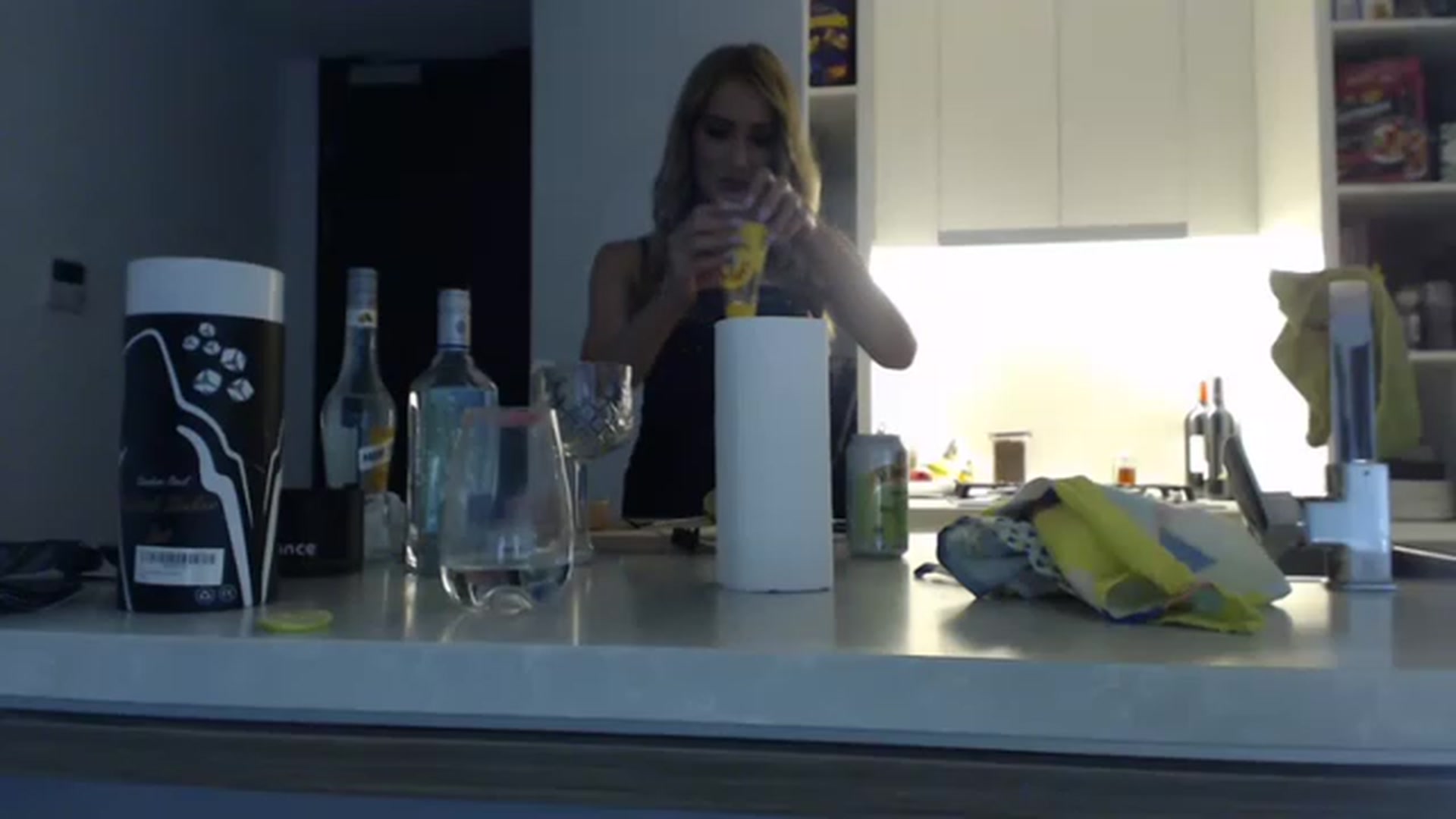 Gallery image thumbnail from Teressa_'s myfreecams stream on, 12/30/2022, 10:34 image 2 of 20