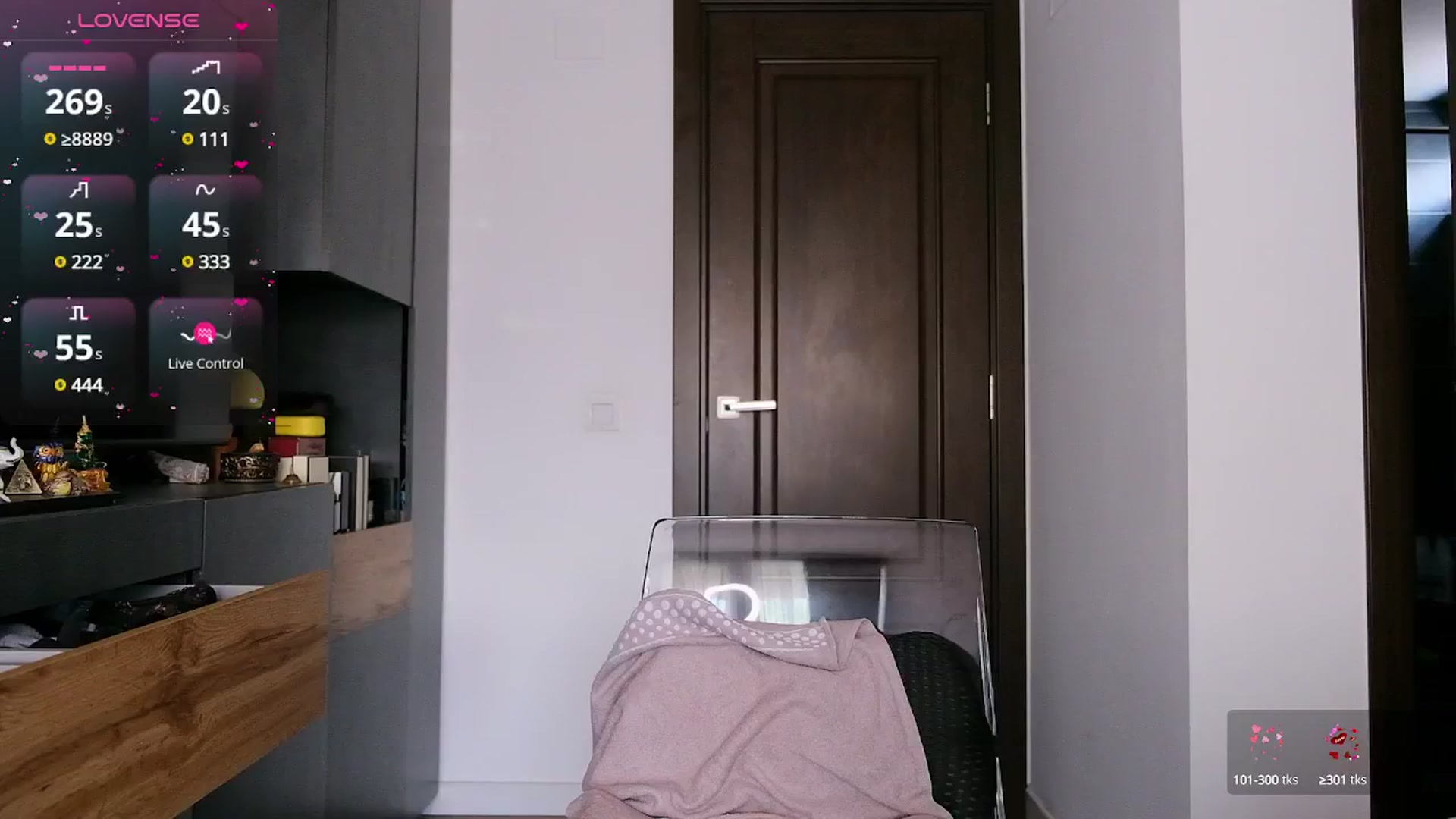 Gallery image thumbnail from Teressalove's myfreecams stream on, 04/21/2025, 12:46 image 11 of 20