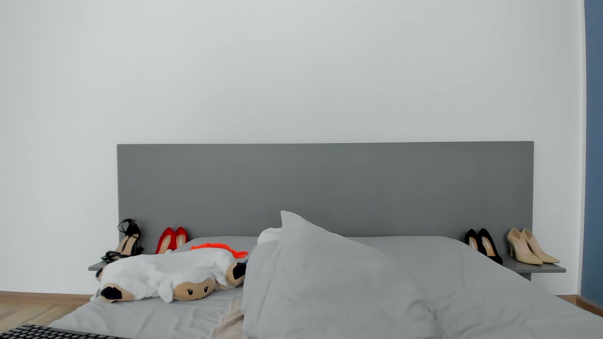 Gallery image thumbnail from Teressalovee's myfreecams stream on, 04/10/2023, 10:43 image 2 of 20