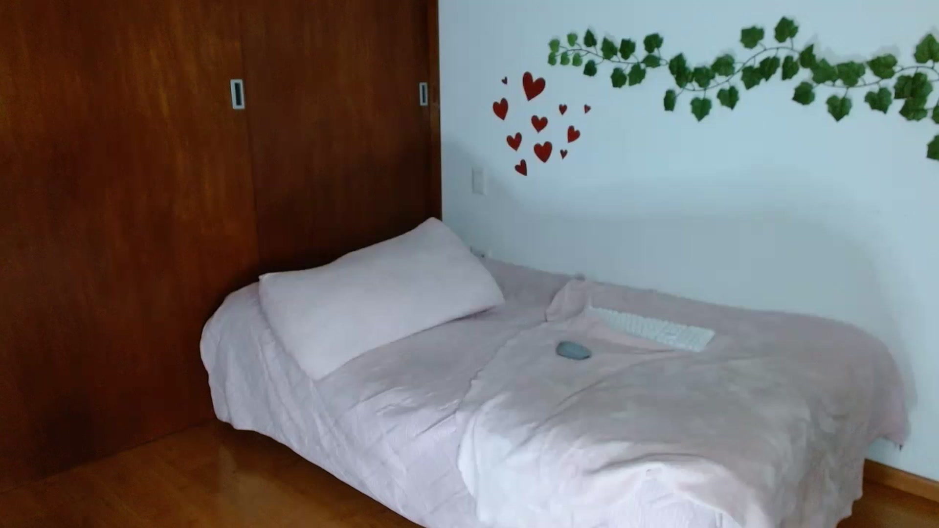 Gallery image thumbnail from TerraGreen's myfreecams stream on, 02/16/2023, 24:03 image 15 of 20