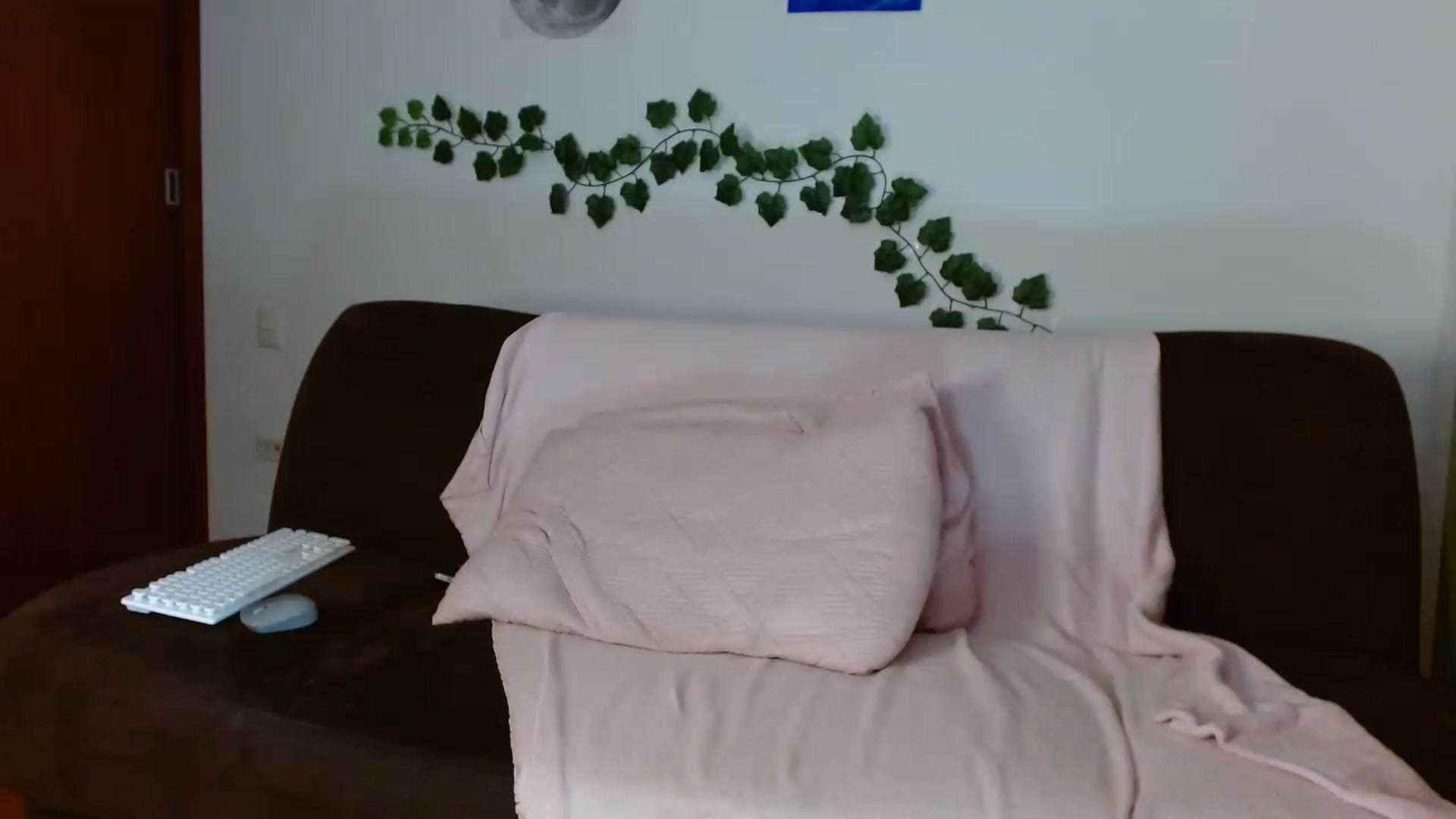 Gallery image thumbnail from TerraGreen's myfreecams stream on, 02/25/2023, 24:05 image 16 of 20