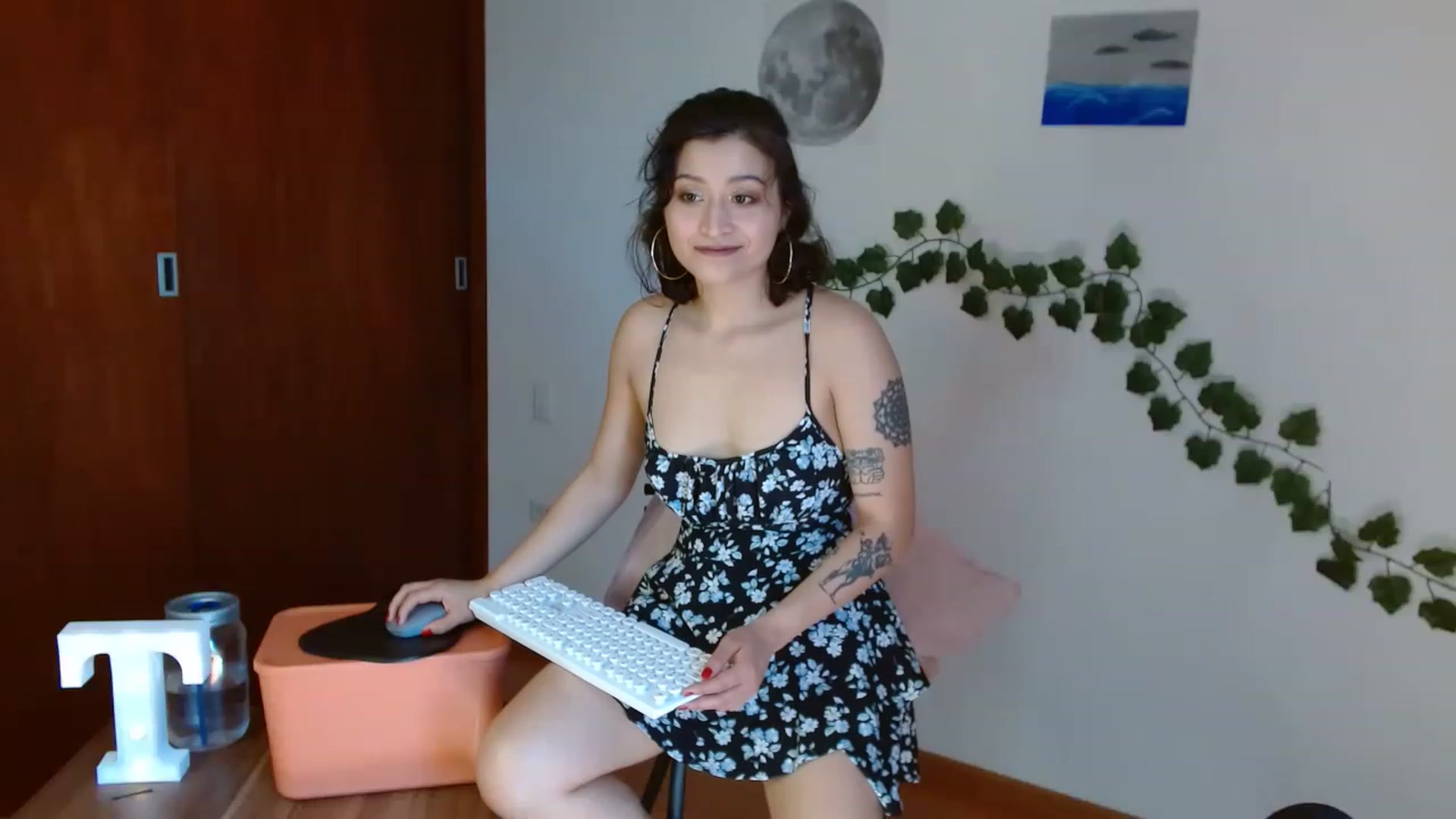 Gallery image thumbnail from TerraGreen's myfreecams stream on, 02/25/2023, 18:48 image 19 of 20