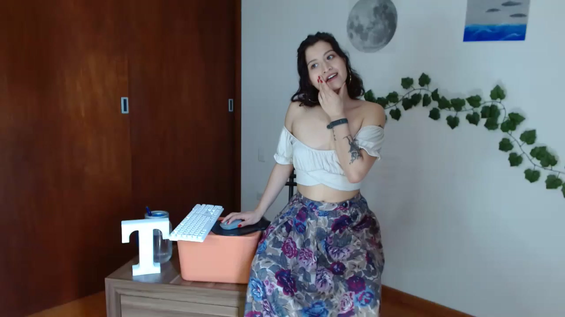 Gallery image thumbnail from TerraGreen's myfreecams stream on, 02/27/2023, 22:07 image 1 of 20