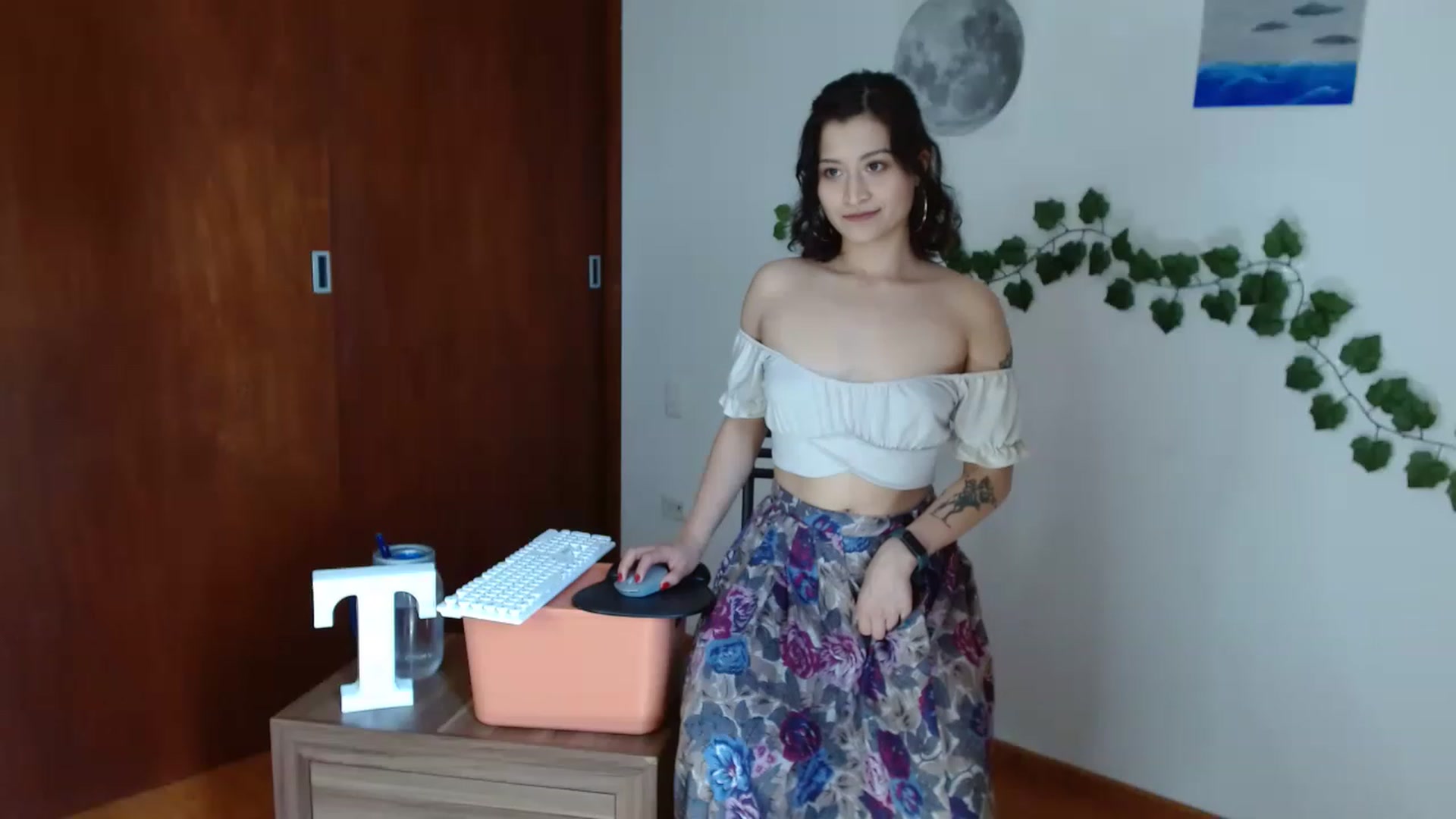 Gallery image thumbnail from TerraGreen's myfreecams stream on, 02/27/2023, 22:07 image 2 of 20