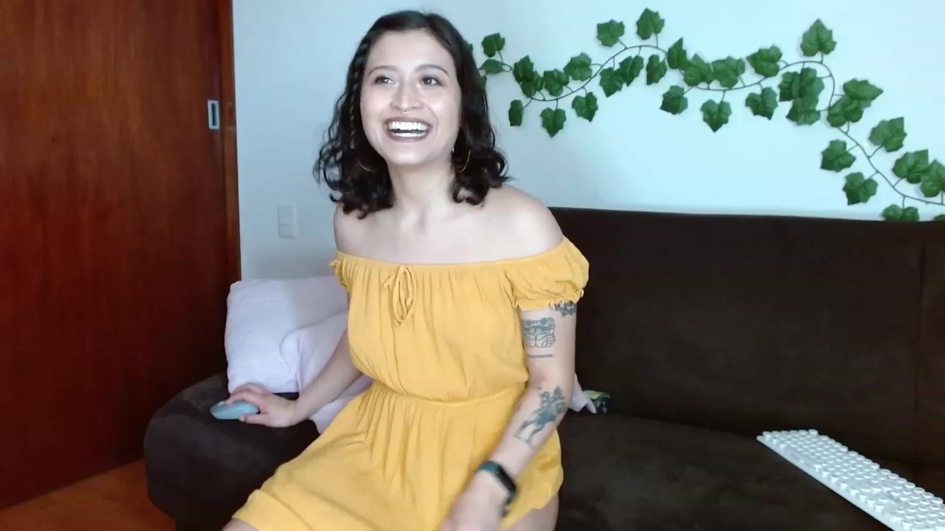 Gallery image thumbnail from TerraGreen's myfreecams stream on, 03/11/2023, 17:37 image 14 of 20