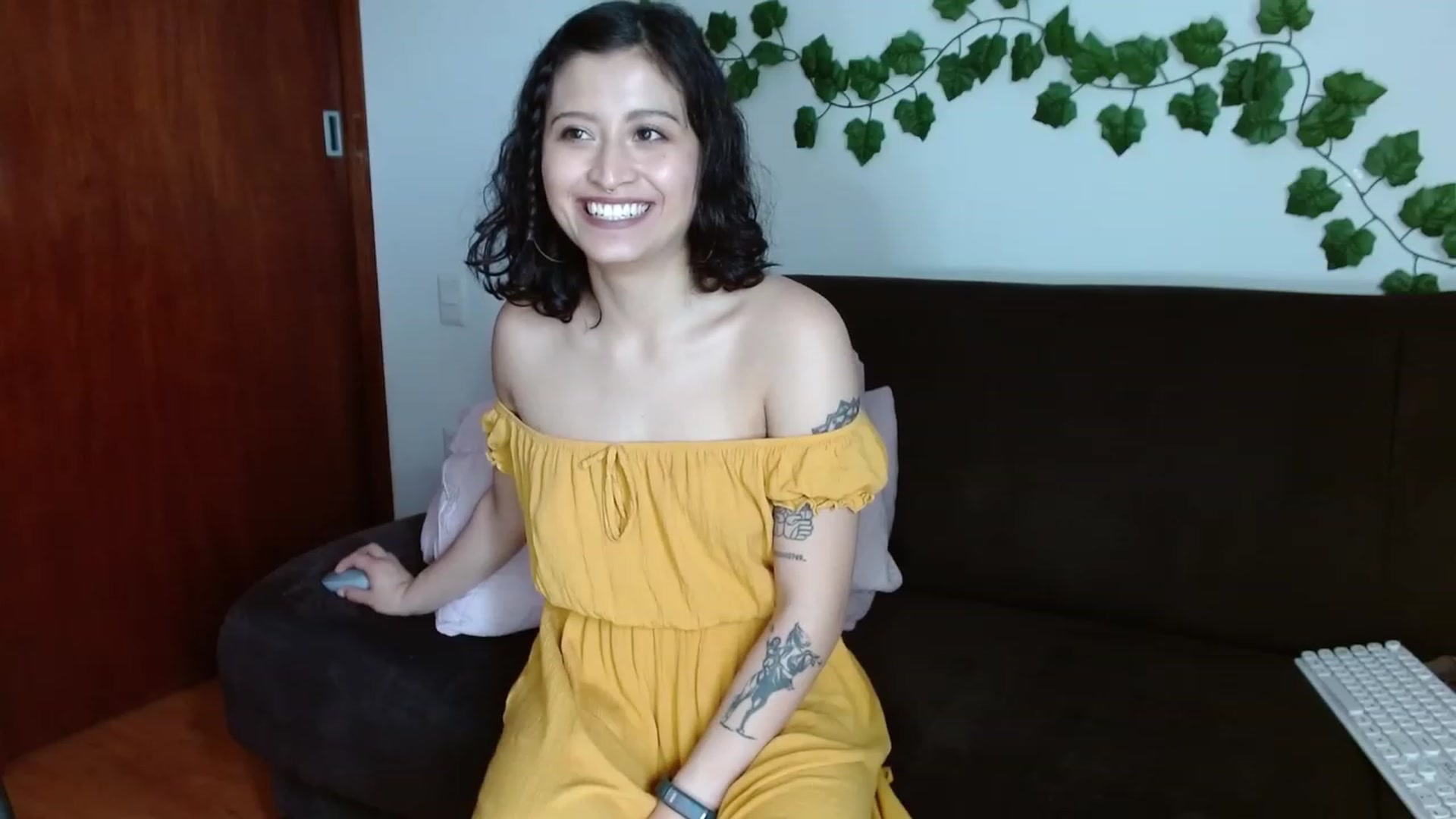 Gallery image thumbnail from TerraGreen's myfreecams stream on, 03/11/2023, 21:03 image 4 of 20