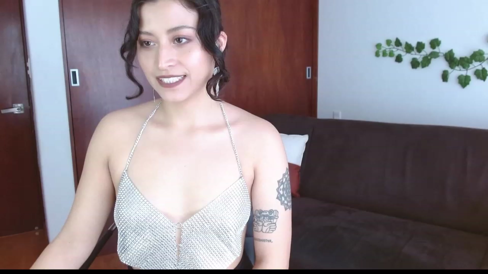 Gallery image thumbnail from TerraGreen's myfreecams stream on, 04/08/2023, 18:15 image 9 of 20