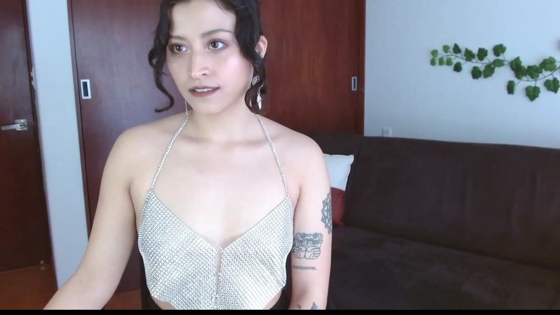 Gallery image thumbnail from TerraGreen's myfreecams stream on, 04/08/2023, 18:15 image 12 of 20