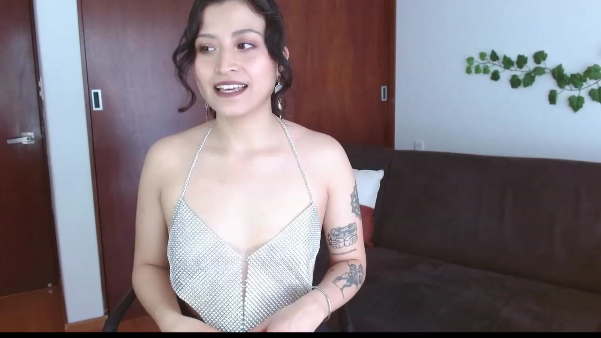 Gallery image thumbnail from TerraGreen's myfreecams stream on, 04/08/2023, 18:15 image 1 of 20