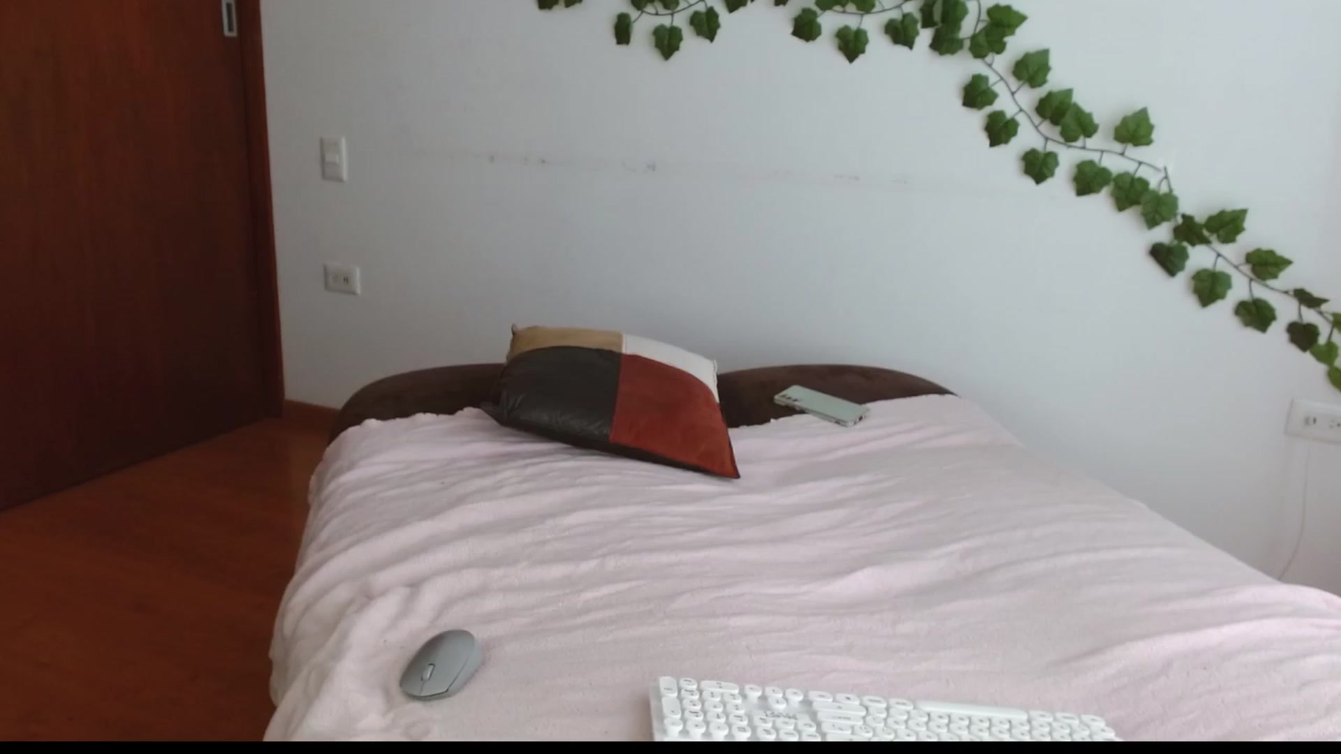 Gallery image thumbnail from TerraGreen's myfreecams stream on, 04/14/2023, 23:56 image 10 of 20