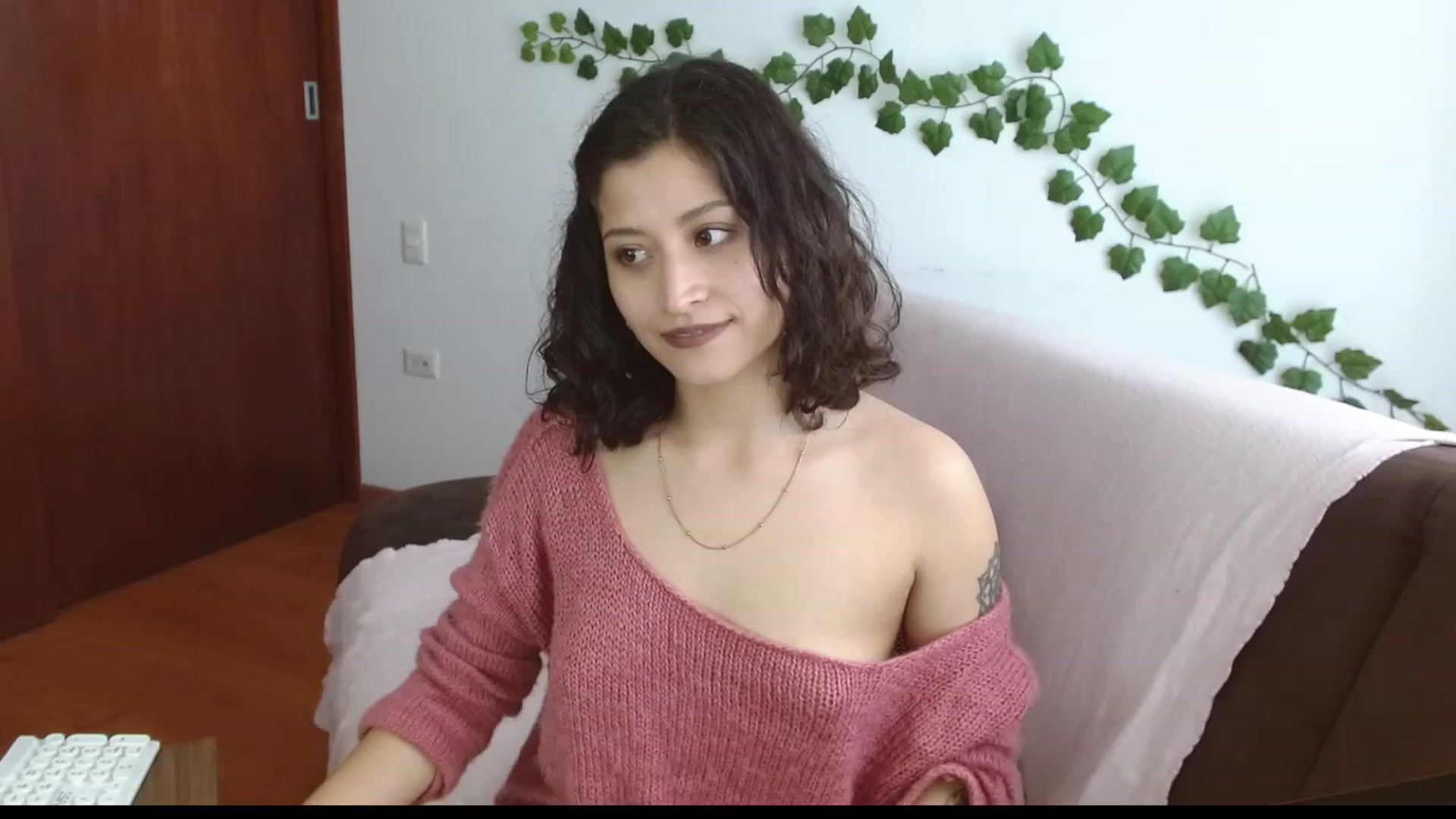 Gallery image thumbnail from TerraGreen's myfreecams stream on, 04/14/2023, 23:56 image 2 of 20