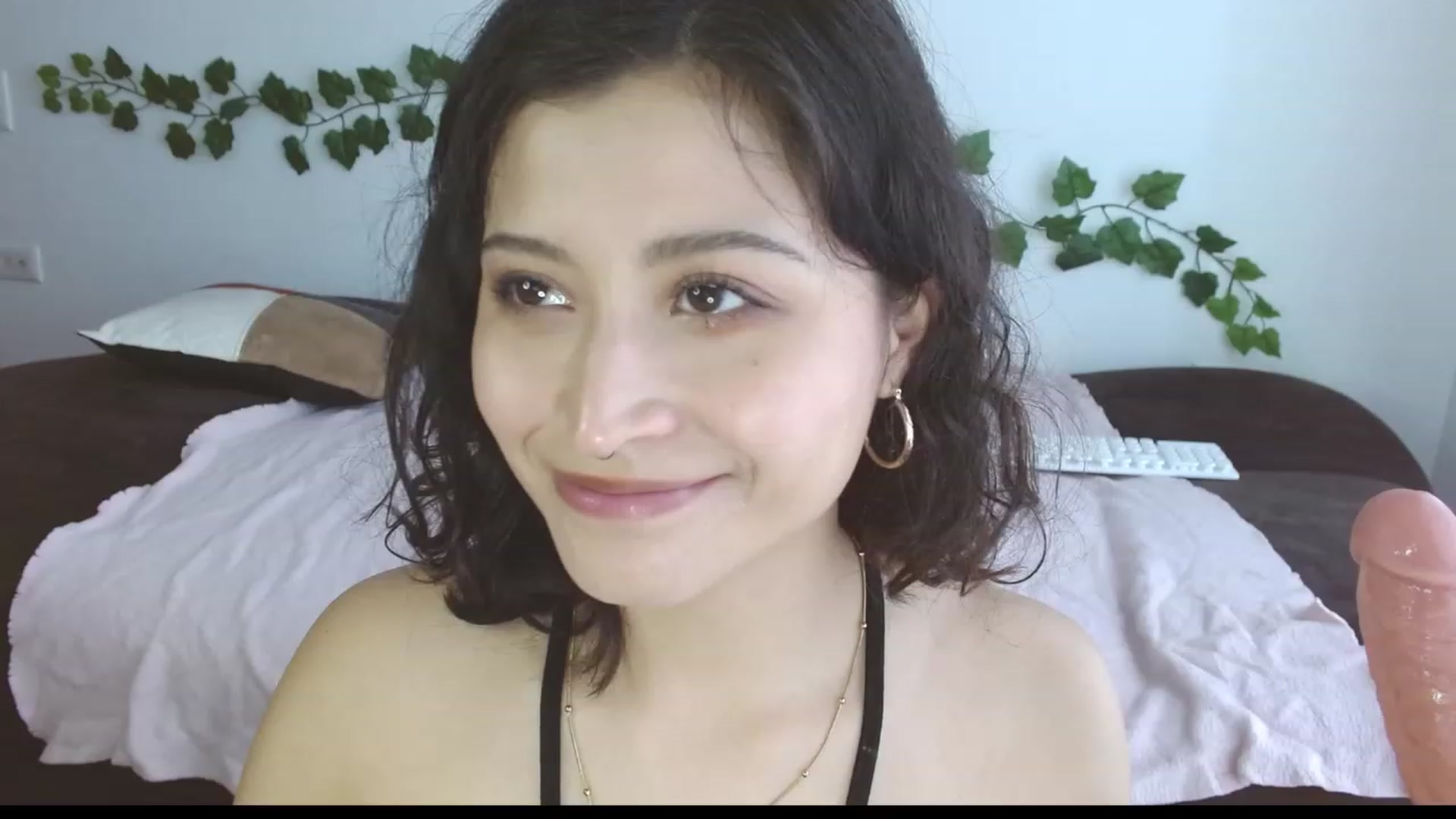 Gallery image thumbnail from TerraGreen's myfreecams stream on, 04/15/2023, 18:32 image 11 of 20