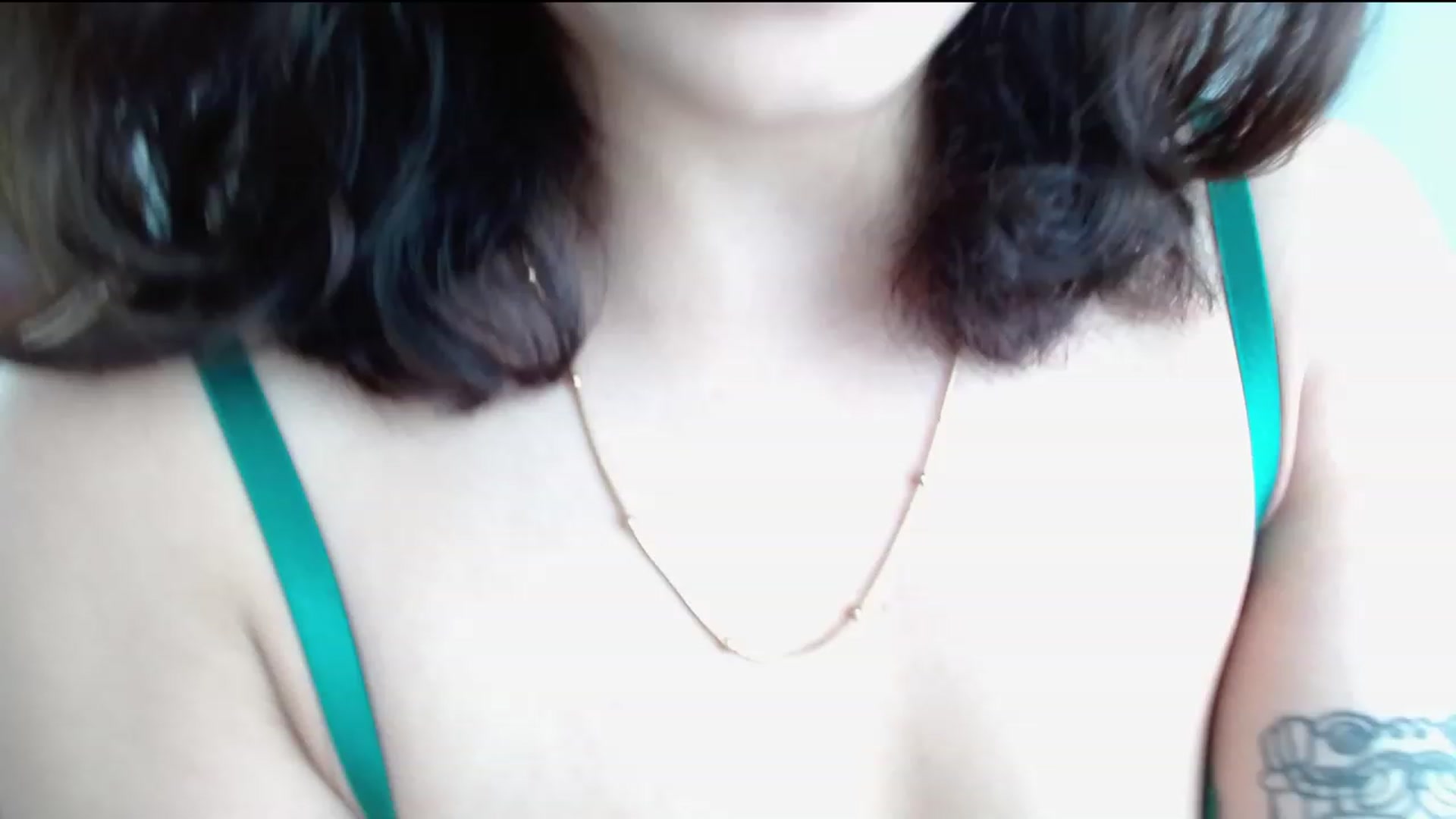 Gallery image thumbnail from TerraGreen's myfreecams stream on, 05/01/2023, 22:22 image 4 of 20