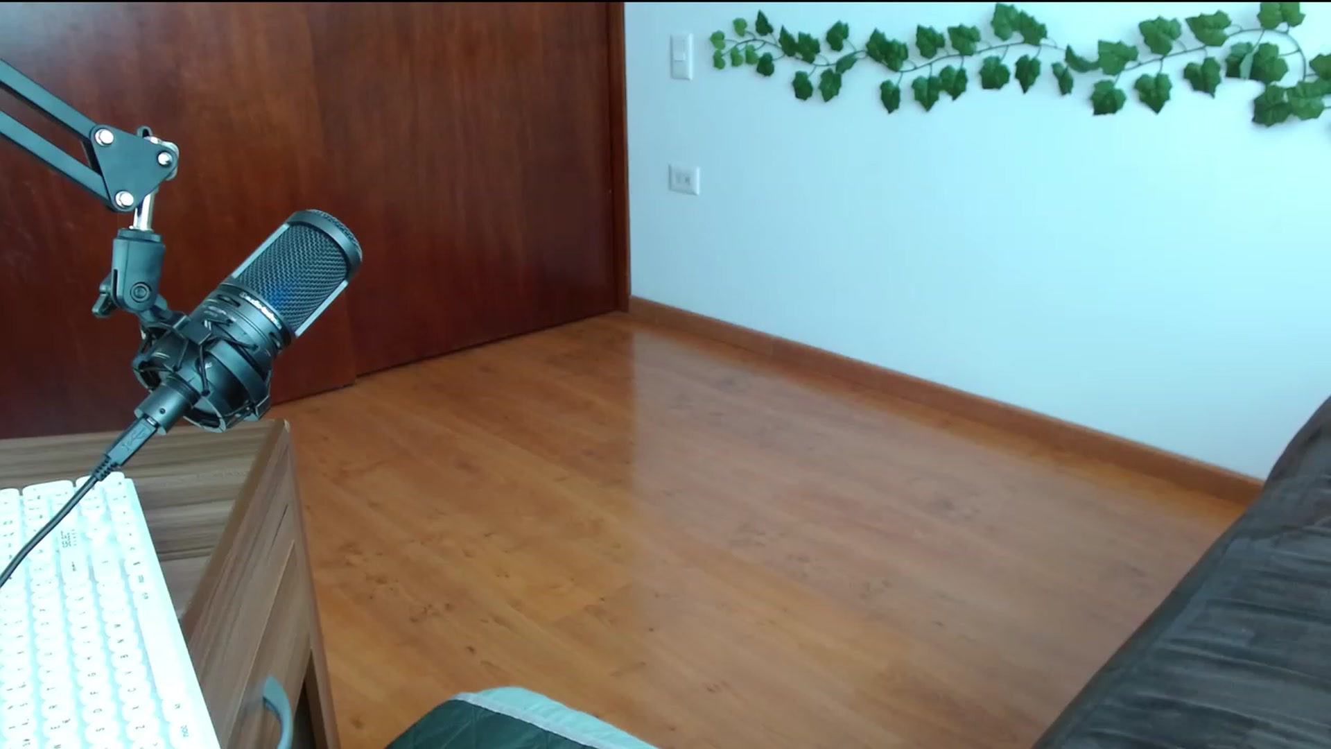 Gallery image thumbnail from TerraGreen's myfreecams stream on, 05/03/2023, 20:25 image 13 of 20