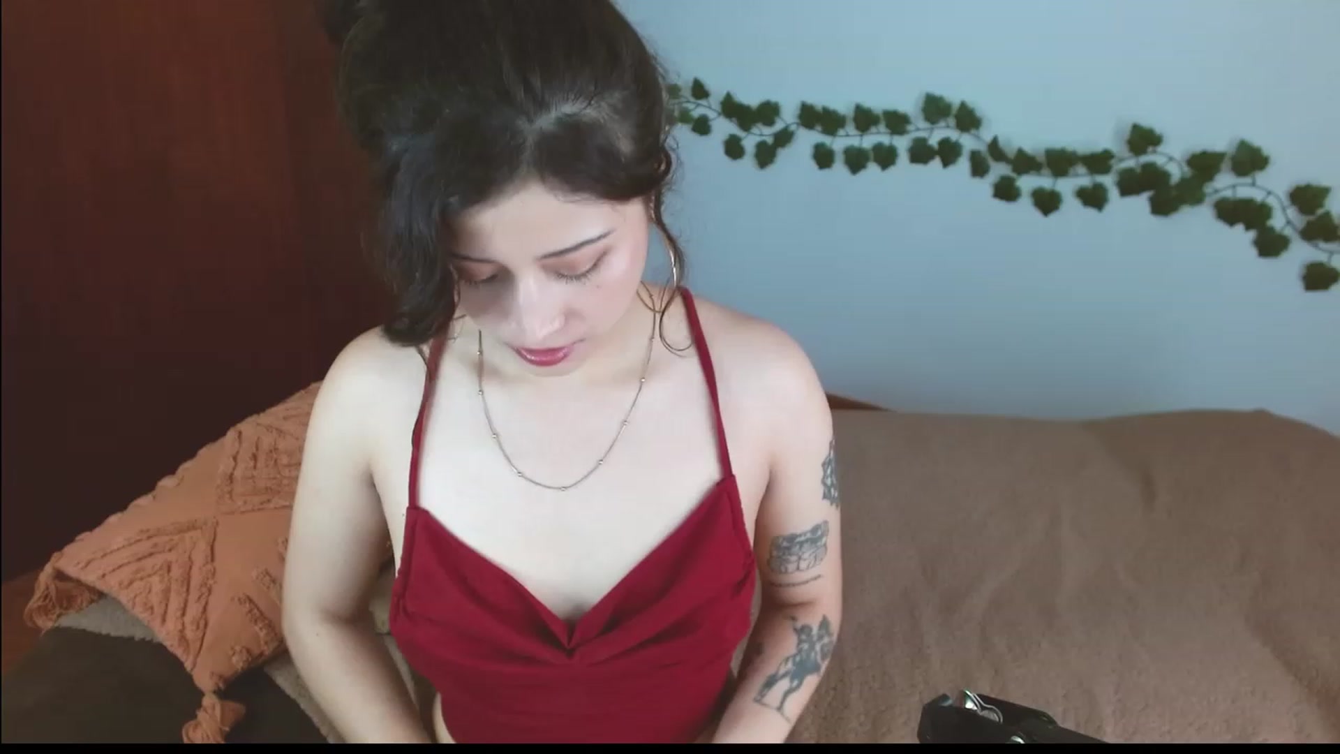 Gallery image thumbnail from TerraGreen's myfreecams stream on, 05/19/2023, 23:54 image 17 of 20