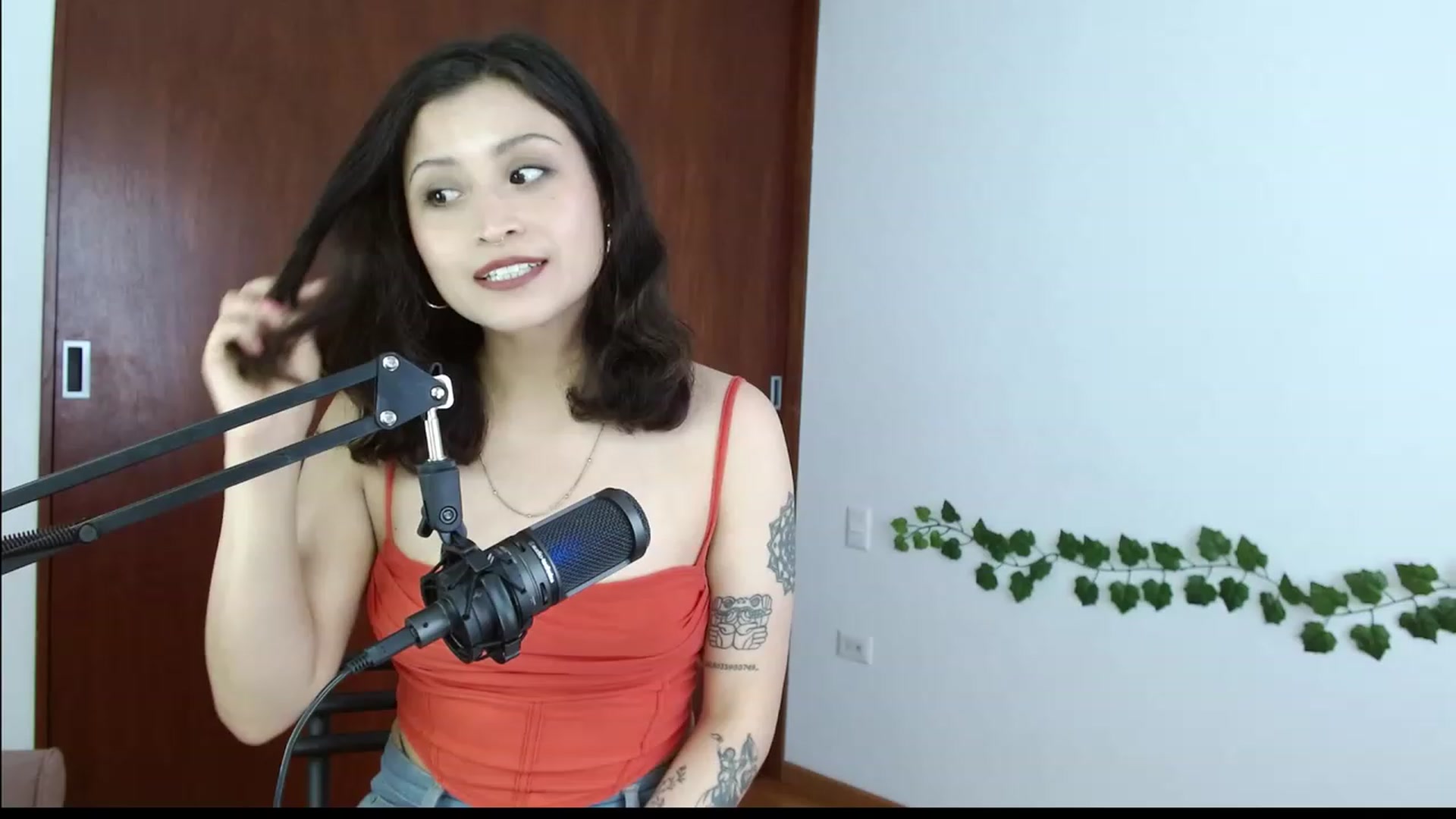Gallery image thumbnail from TerraGreen's myfreecams stream on, 05/20/2023, 18:00 image 7 of 20