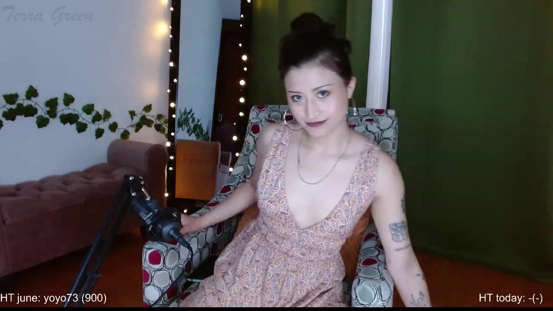 Gallery image thumbnail from TerraGreen's myfreecams stream on, 06/10/2023, 17:19 image 5 of 20