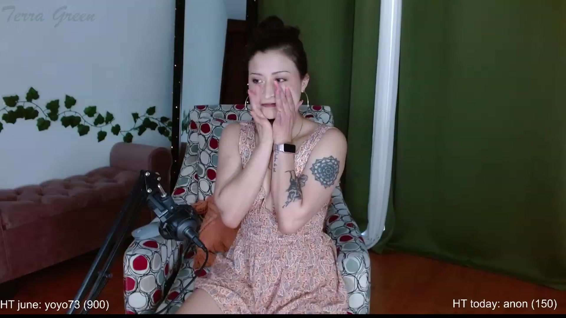 Gallery image thumbnail from TerraGreen's myfreecams stream on, 06/10/2023, 17:42 image 13 of 20
