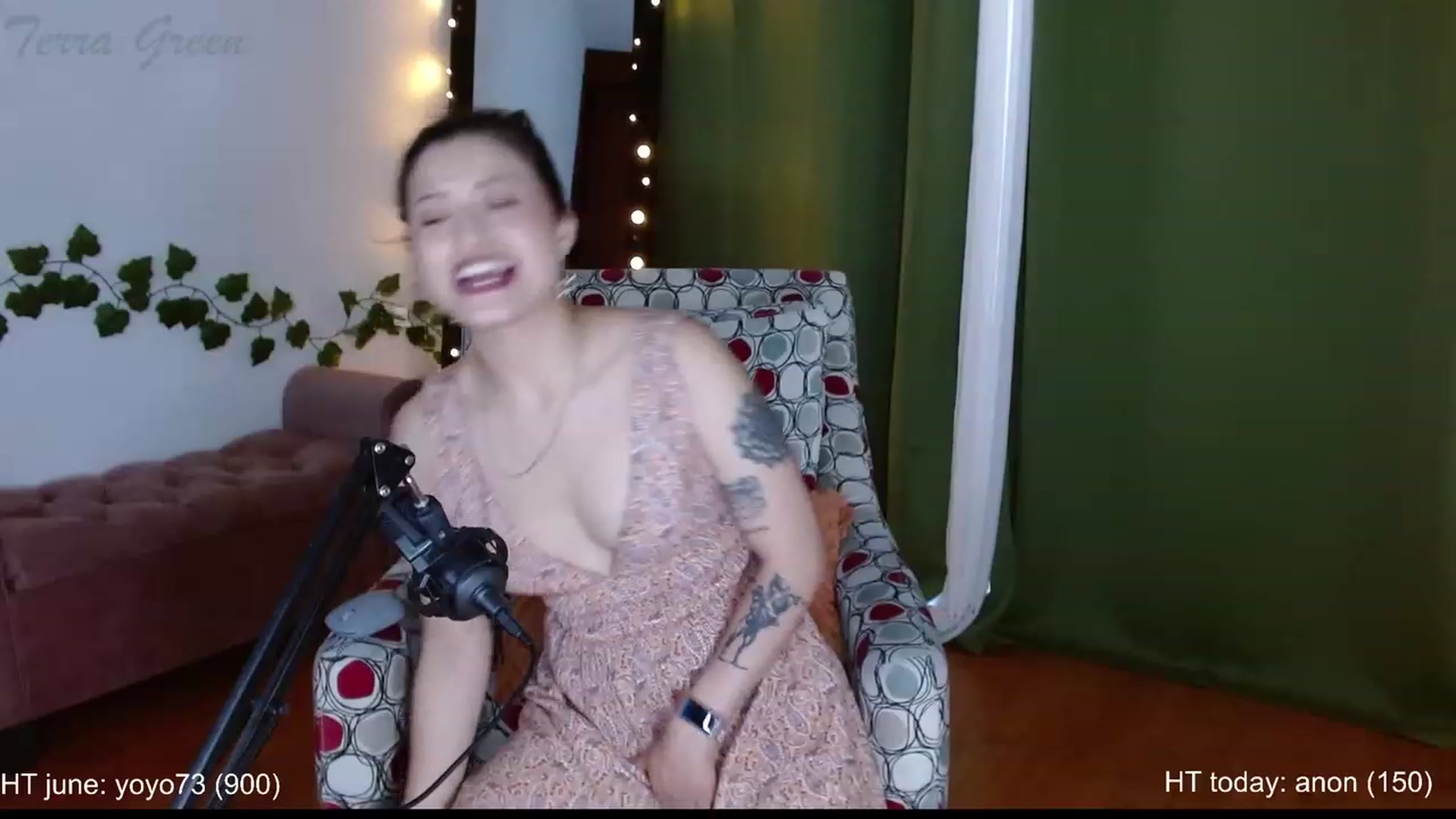 Gallery image thumbnail from TerraGreen's myfreecams stream on, 06/10/2023, 17:42 image 16 of 20