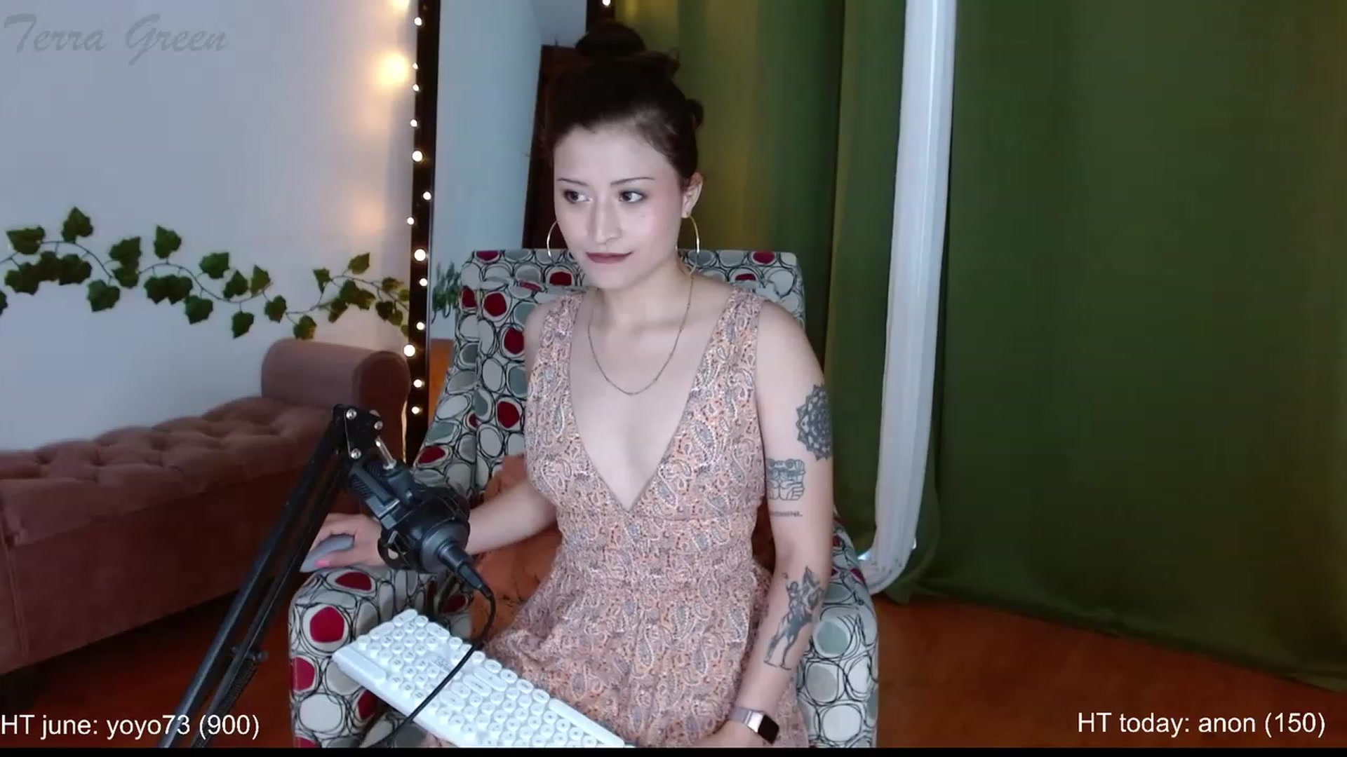 Gallery image thumbnail from TerraGreen's myfreecams stream on, 06/10/2023, 17:42 image 1 of 20