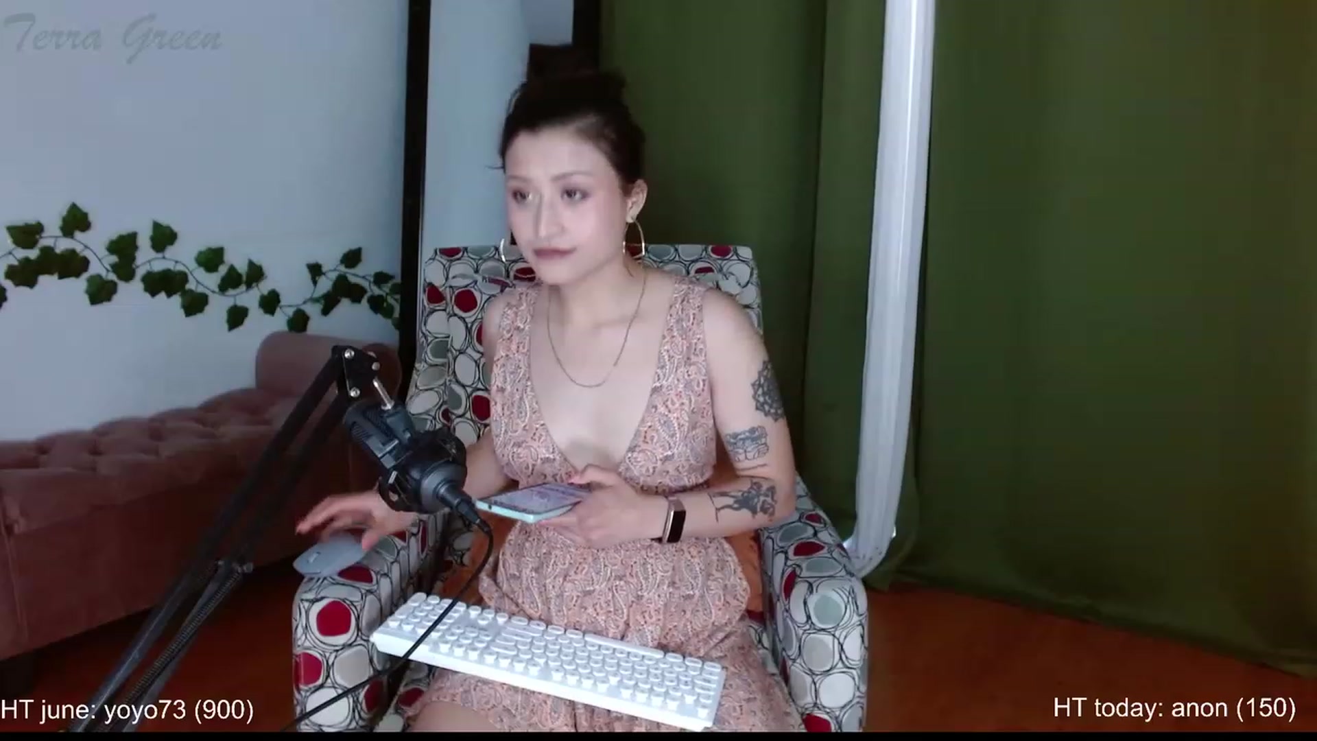 Gallery image thumbnail from TerraGreen's myfreecams stream on, 06/10/2023, 17:42 image 20 of 20