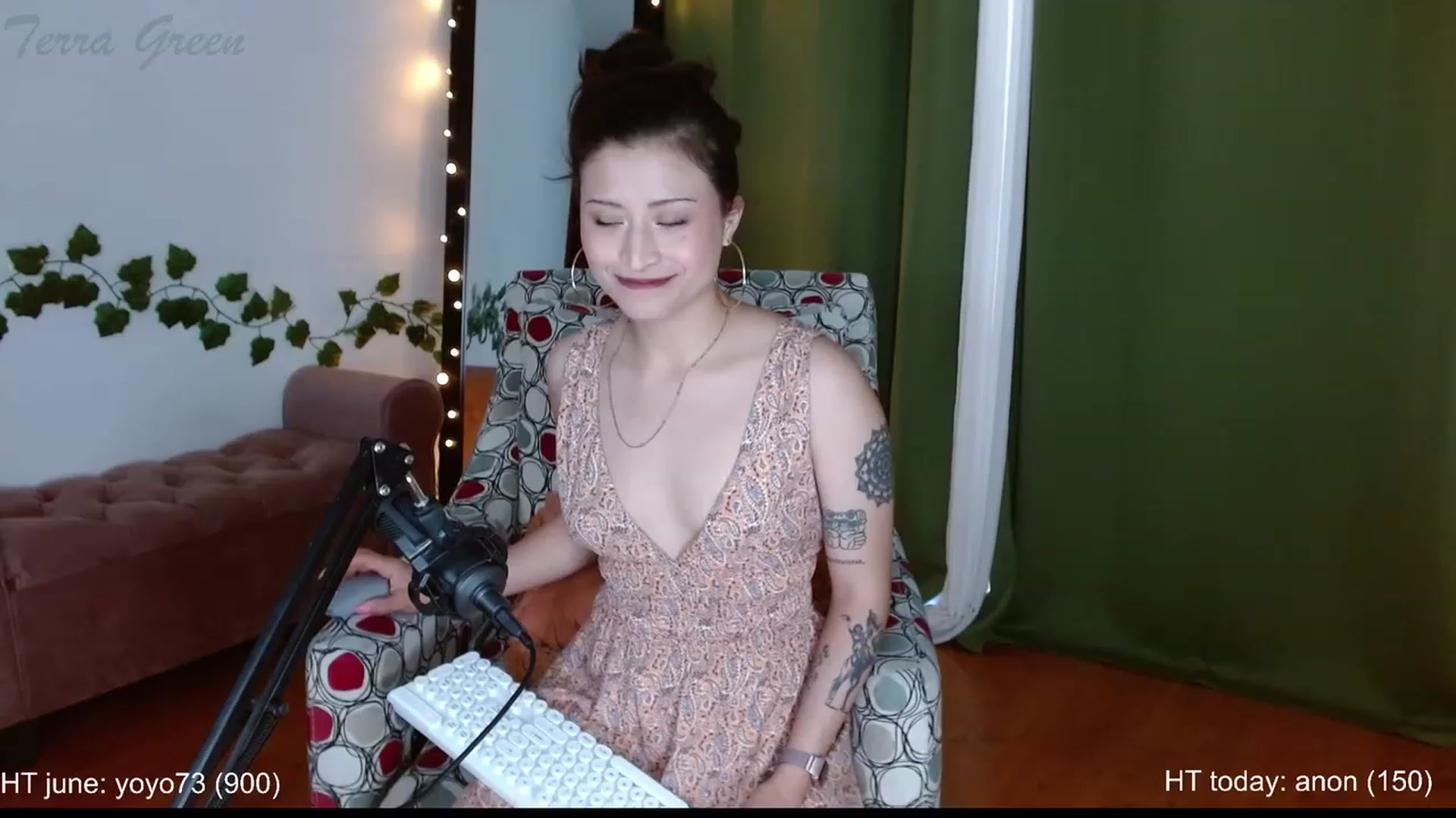 Gallery image thumbnail from TerraGreen's myfreecams stream on, 06/10/2023, 17:42 image 3 of 20