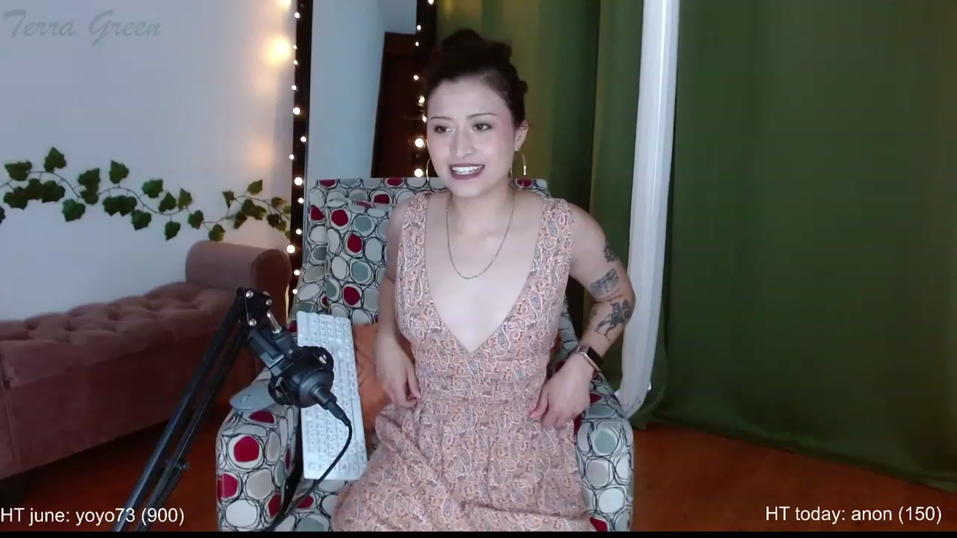 Gallery image thumbnail from TerraGreen's myfreecams stream on, 06/10/2023, 17:42 image 6 of 20
