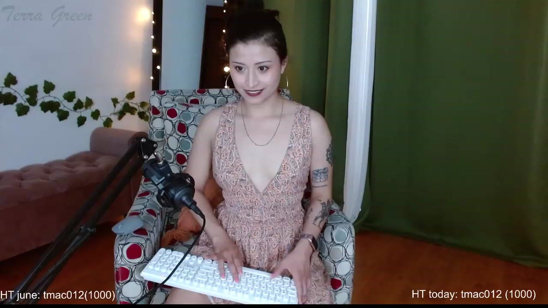 Gallery image thumbnail from TerraGreen's myfreecams stream on, 06/10/2023, 18:44 image 19 of 20