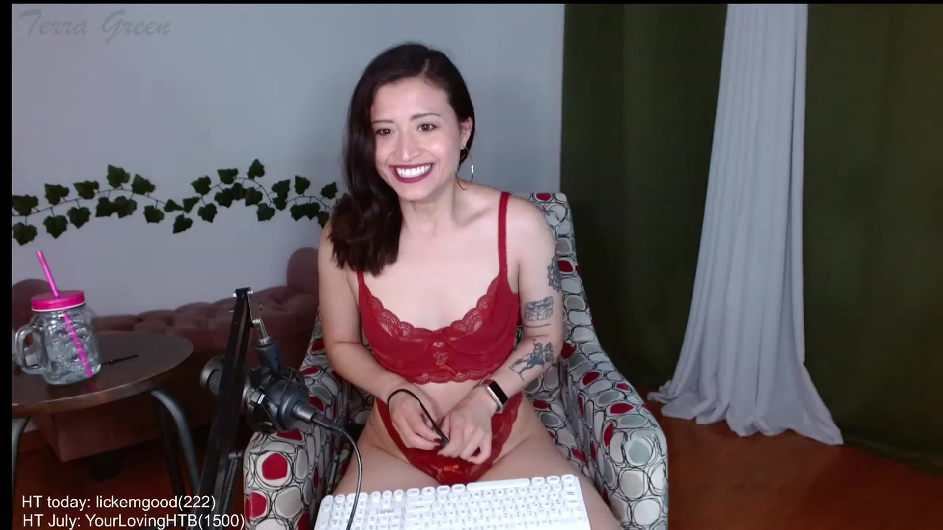 Gallery image thumbnail from TerraGreen's myfreecams stream on, 07/06/2023, 24:40 image 18 of 20