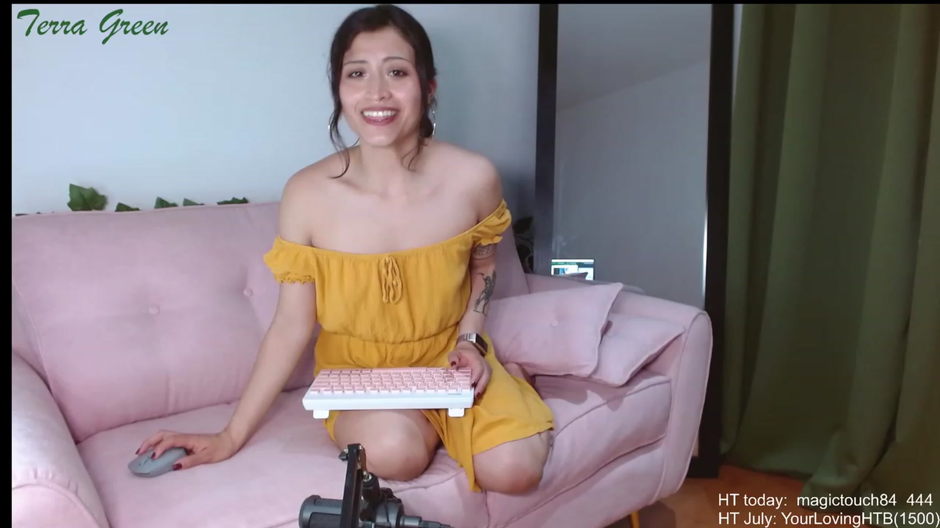 Gallery image thumbnail from TerraGreen's myfreecams stream on, 07/26/2023, 01:11 image 15 of 20