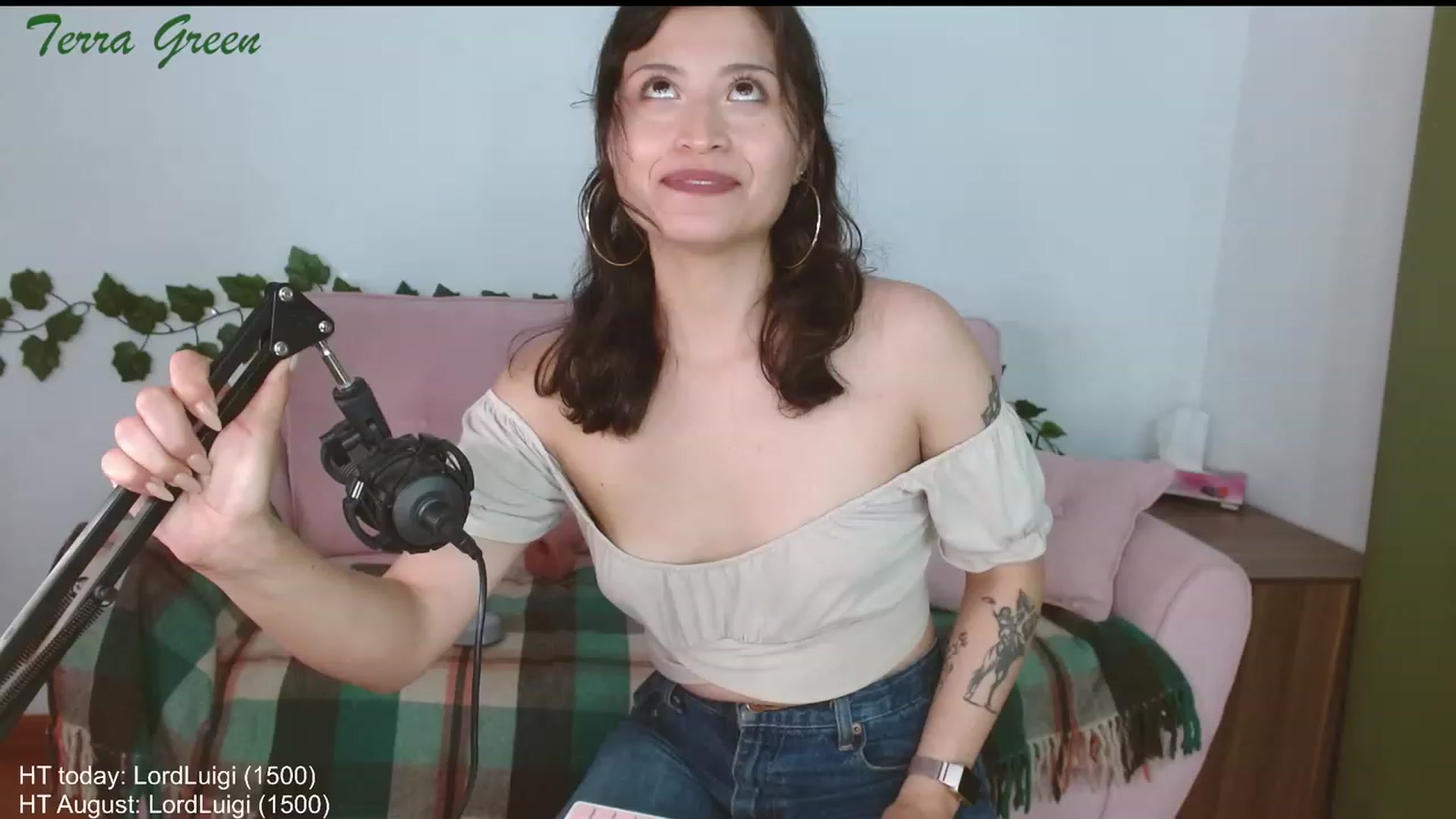 Gallery image thumbnail from TerraGreen's myfreecams stream on, 08/03/2023, 01:55 image 19 of 20
