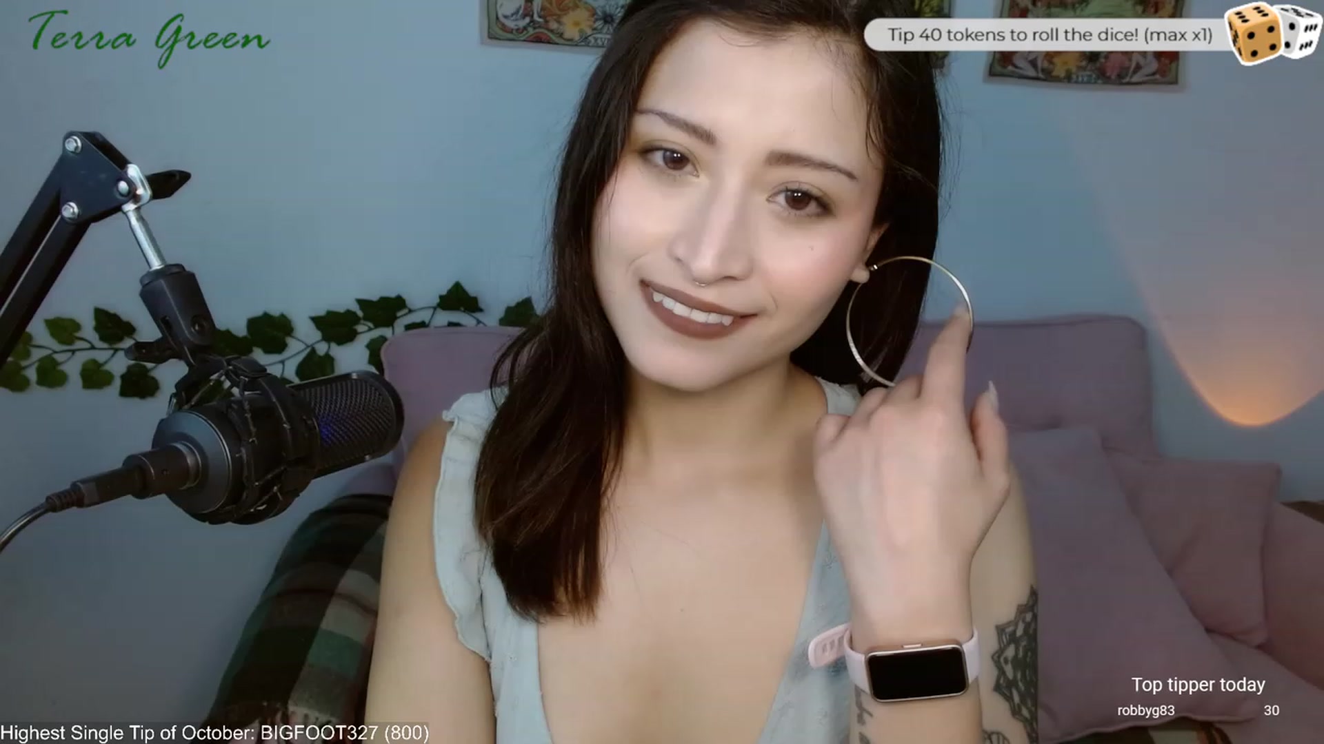 Gallery image thumbnail from TerraGreen's myfreecams stream on, 10/02/2023, 17:45 image 15 of 20