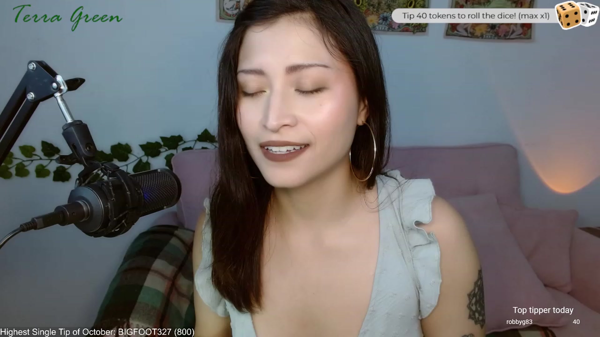 Gallery image thumbnail from TerraGreen's myfreecams stream on, 10/02/2023, 17:45 image 17 of 20