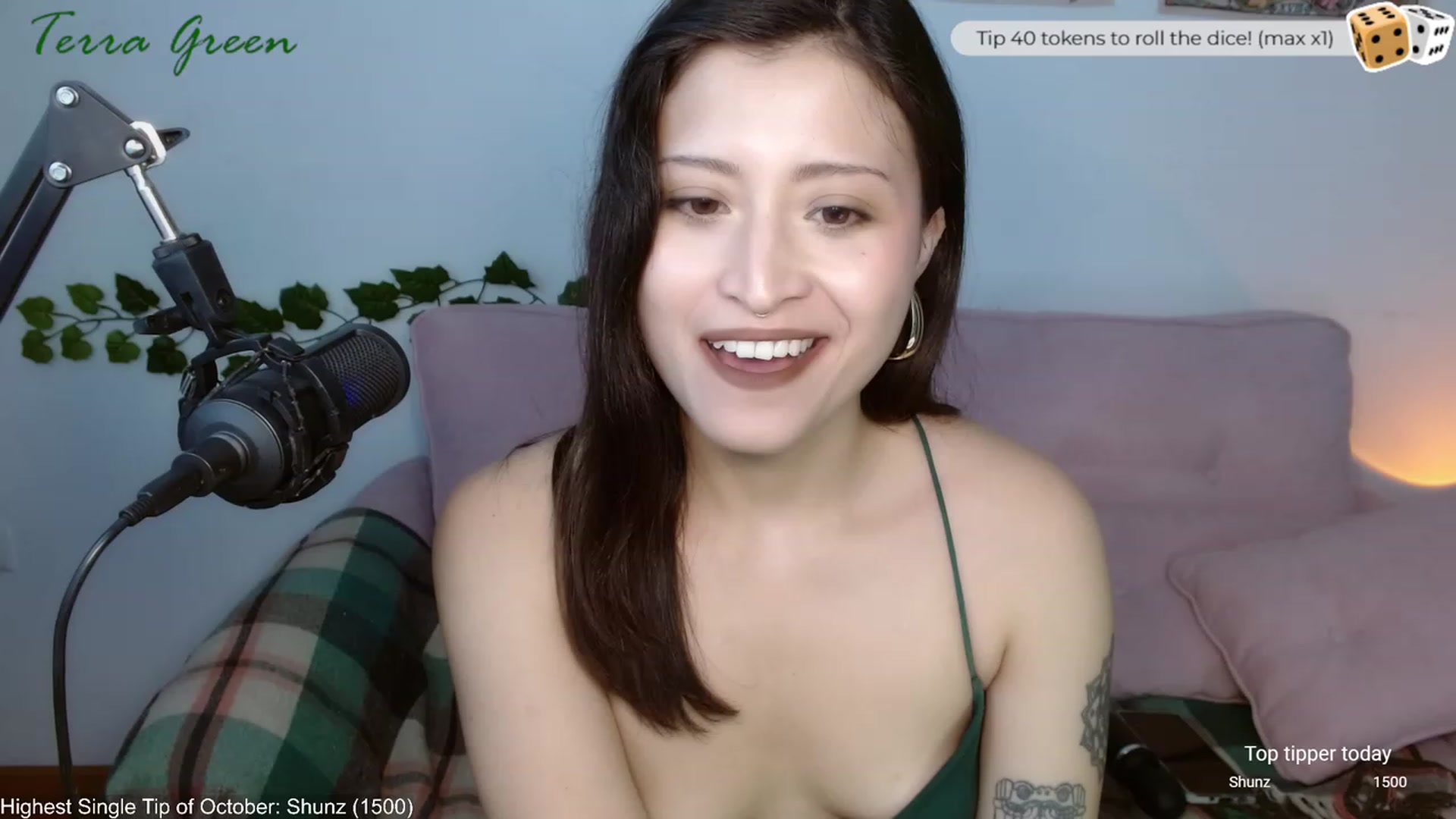 Gallery image thumbnail from TerraGreen's myfreecams stream on, 10/03/2023, 18:33 image 20 of 20