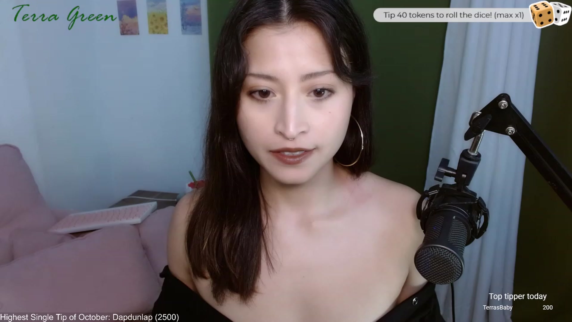 Gallery image thumbnail from TerraGreen's myfreecams stream on, 10/16/2023, 19:14 image 5 of 20