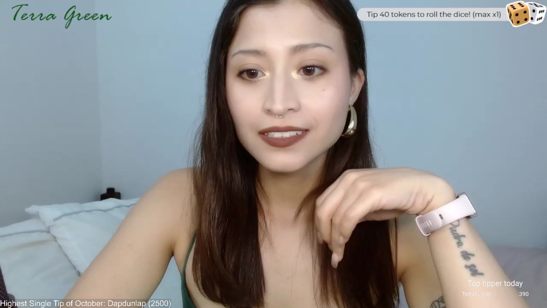 Gallery image thumbnail from TerraGreen's myfreecams stream on, 10/25/2023, 18:05 image 13 of 20