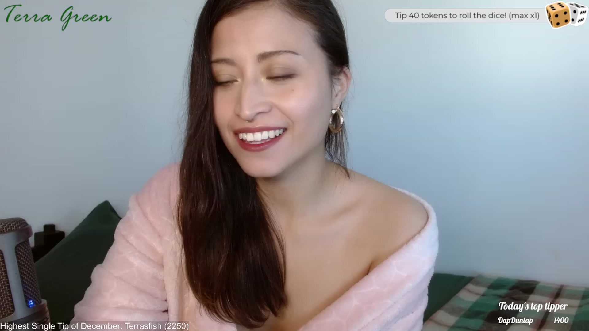 Gallery image thumbnail from TerraGreen's myfreecams stream on, 12/18/2023, 20:04 image 16 of 20