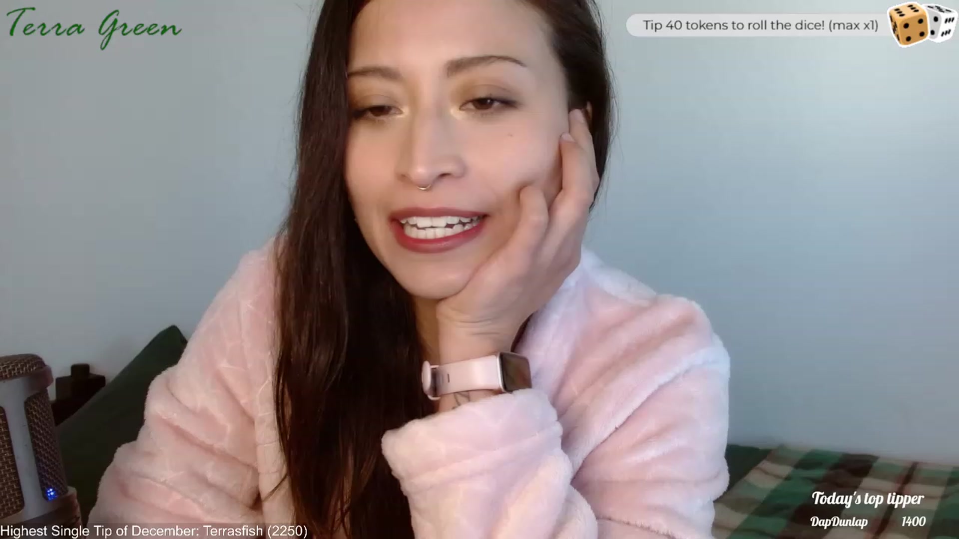 Gallery image thumbnail from TerraGreen's myfreecams stream on, 12/18/2023, 20:04 image 14 of 20