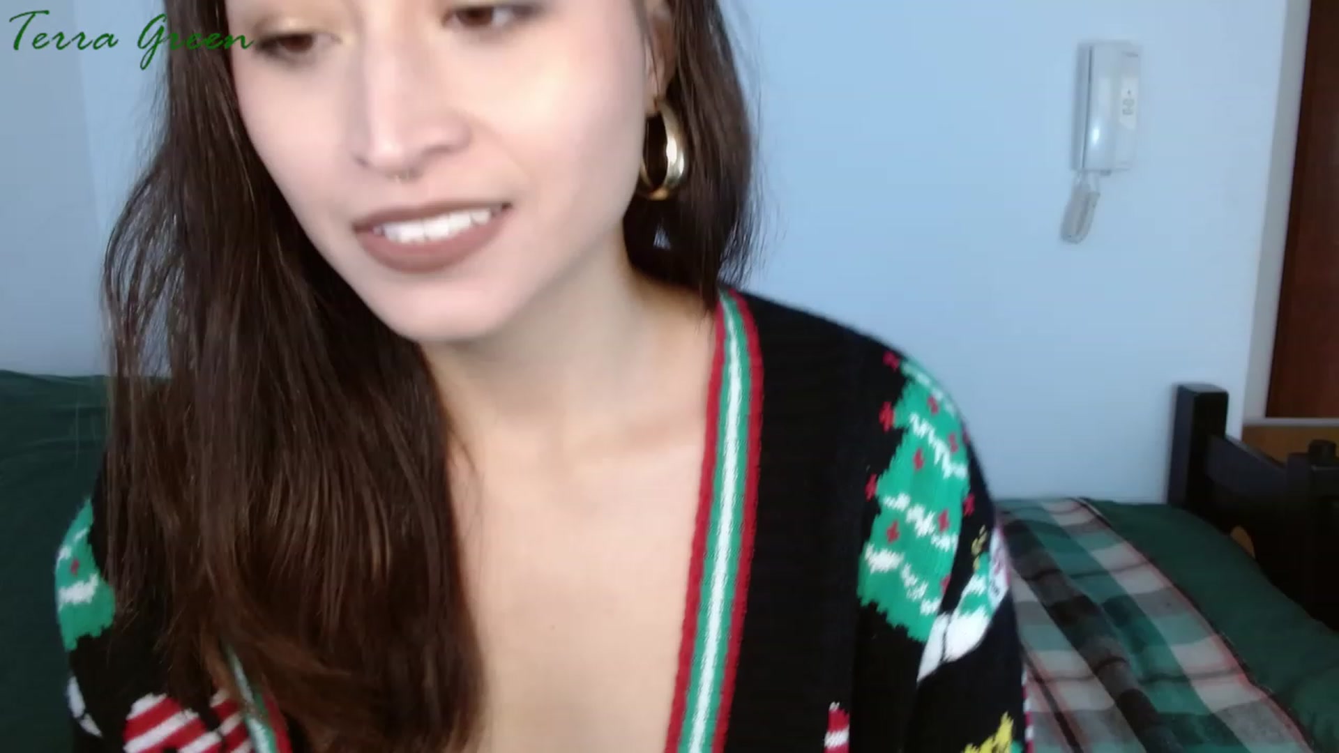 Gallery image thumbnail from TerraGreen's myfreecams stream on, 12/24/2023, 19:47 image 5 of 20