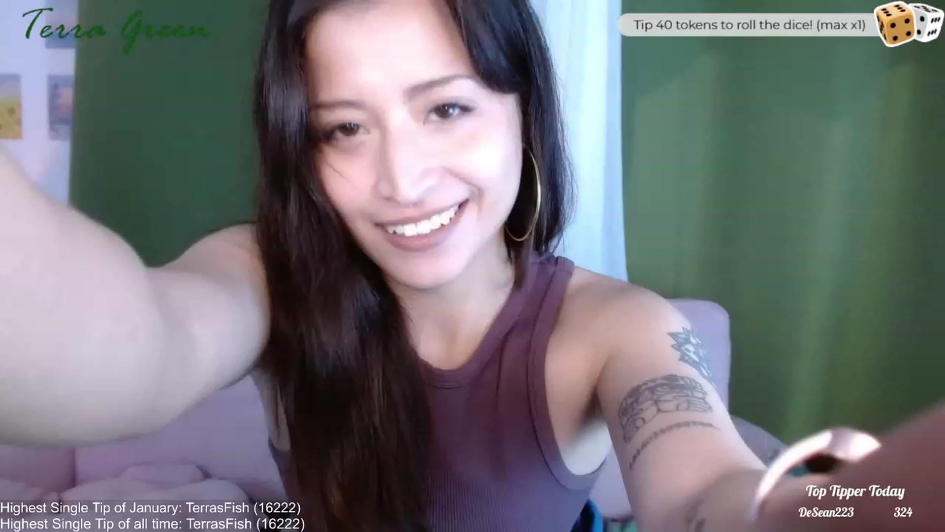 Gallery image thumbnail from TerraGreen's myfreecams stream on, 01/16/2024, 17:52 image 14 of 20