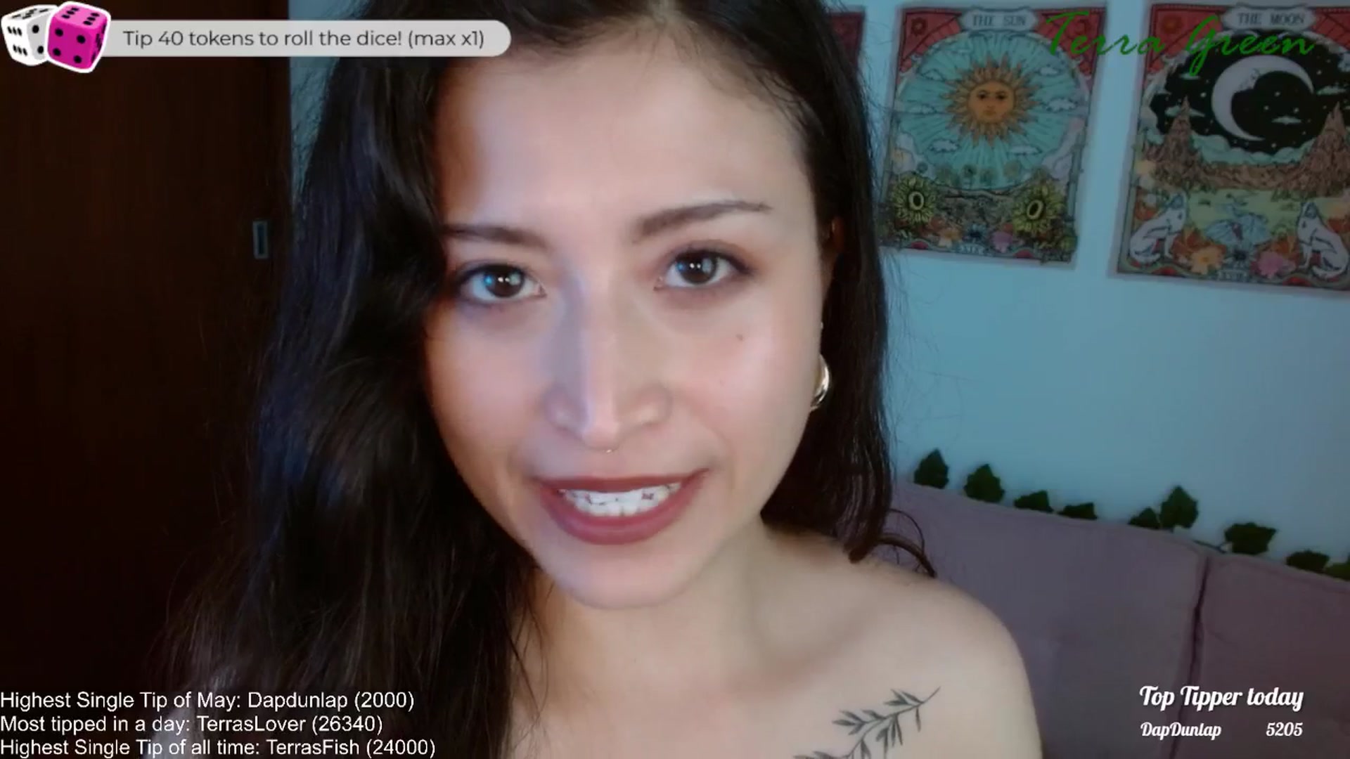 Gallery image thumbnail from TerraGreen's myfreecams stream on, 05/14/2024, 23:10 image 16 of 20