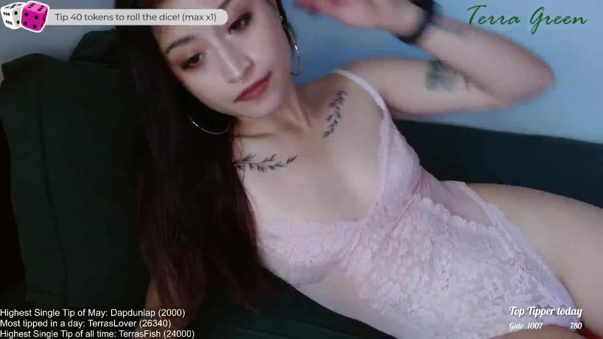 Gallery image thumbnail from TerraGreen's myfreecams stream on, 05/18/2024, 22:19 image 7 of 20