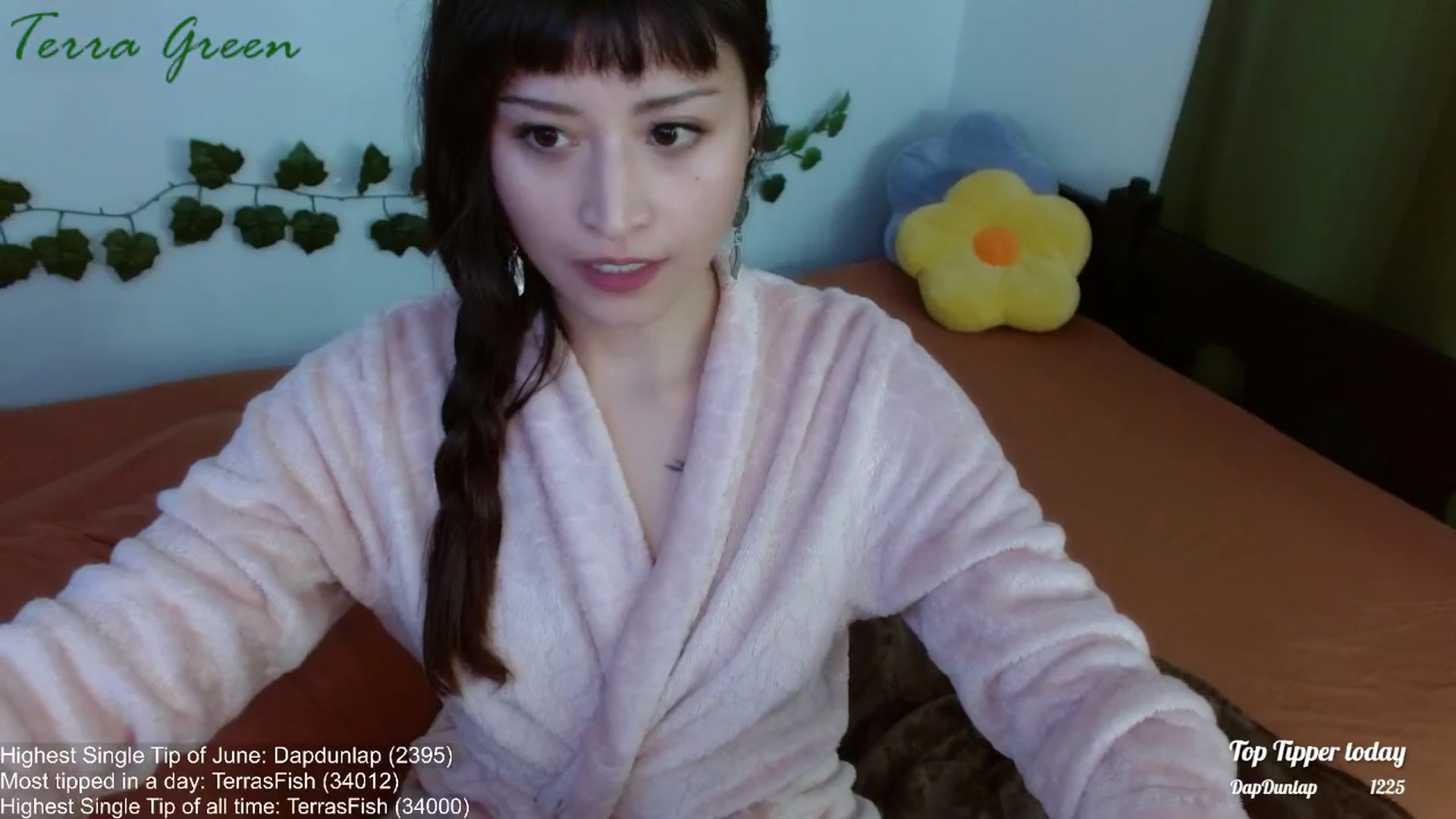 Gallery image thumbnail from TerraGreen's myfreecams stream on, 06/30/2024, 24:43 image 18 of 20
